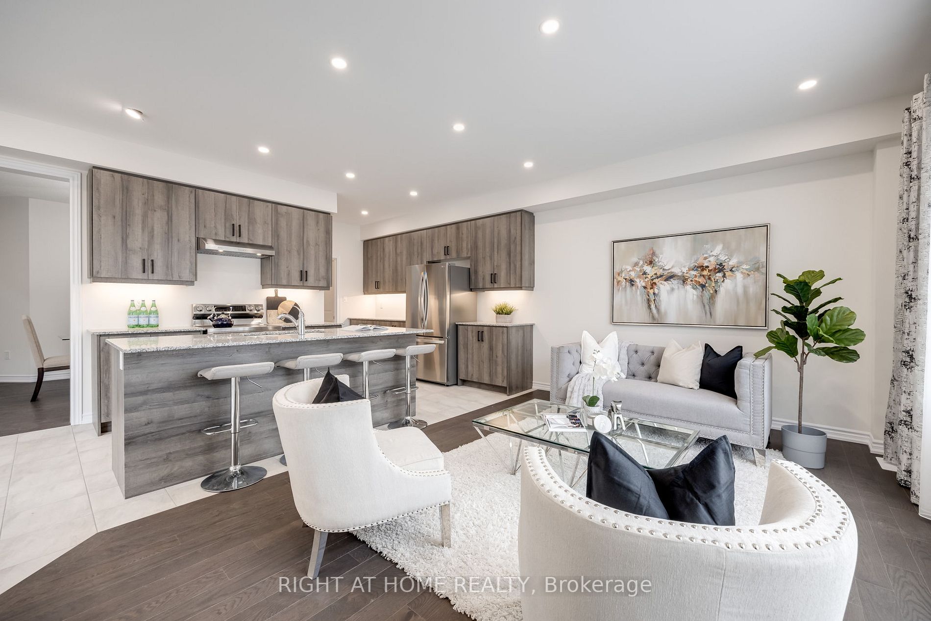 10 Ludlow Dr