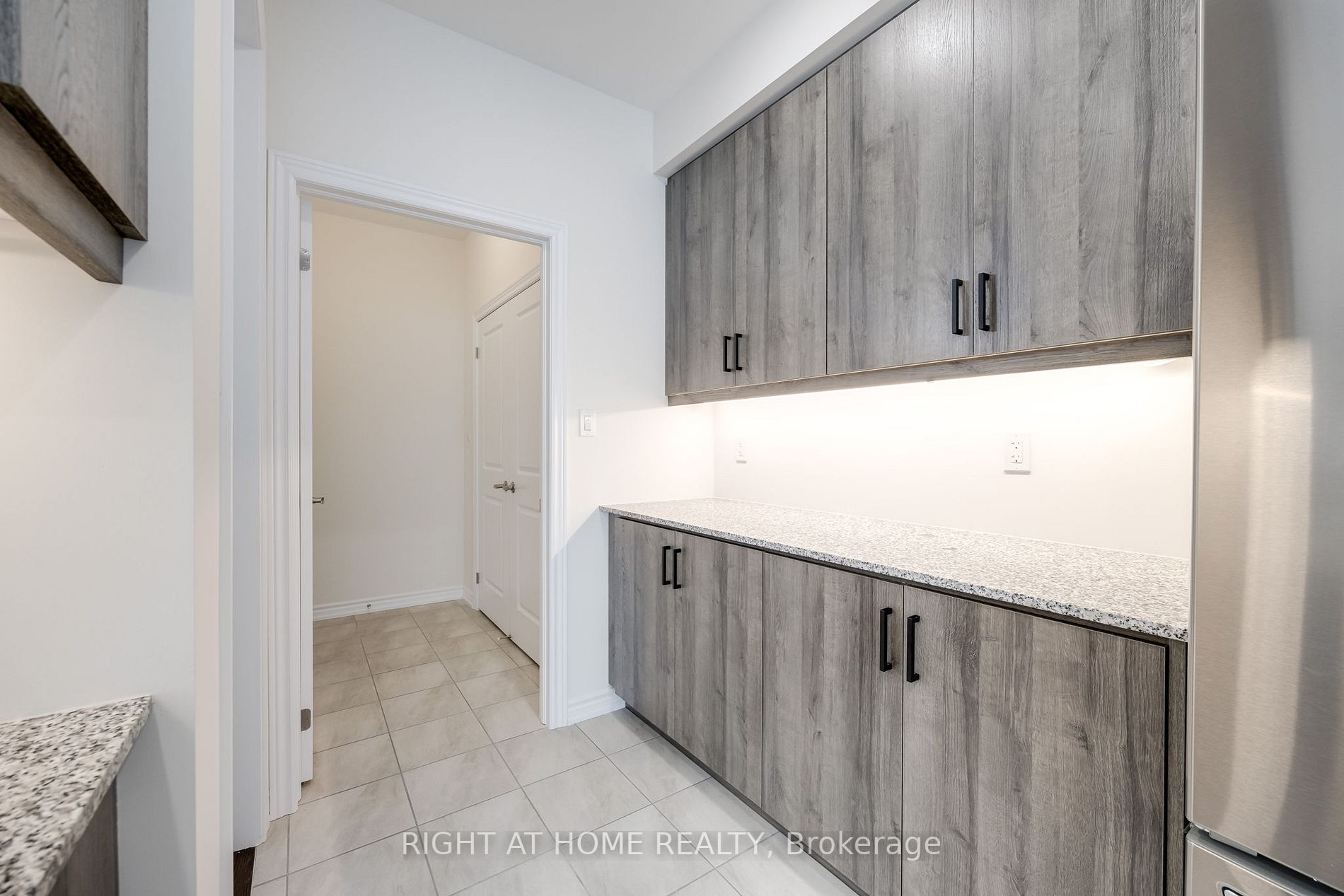 10 Ludlow Dr