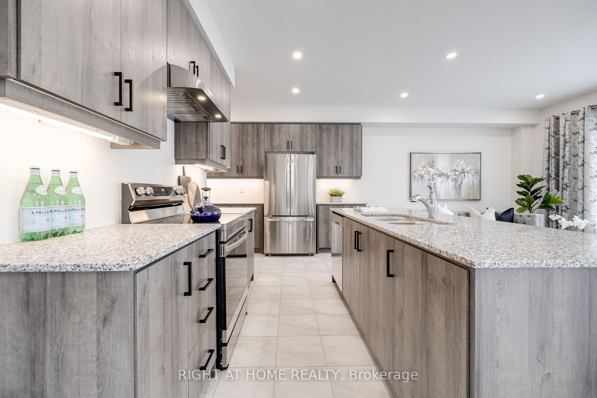 10 Ludlow Dr