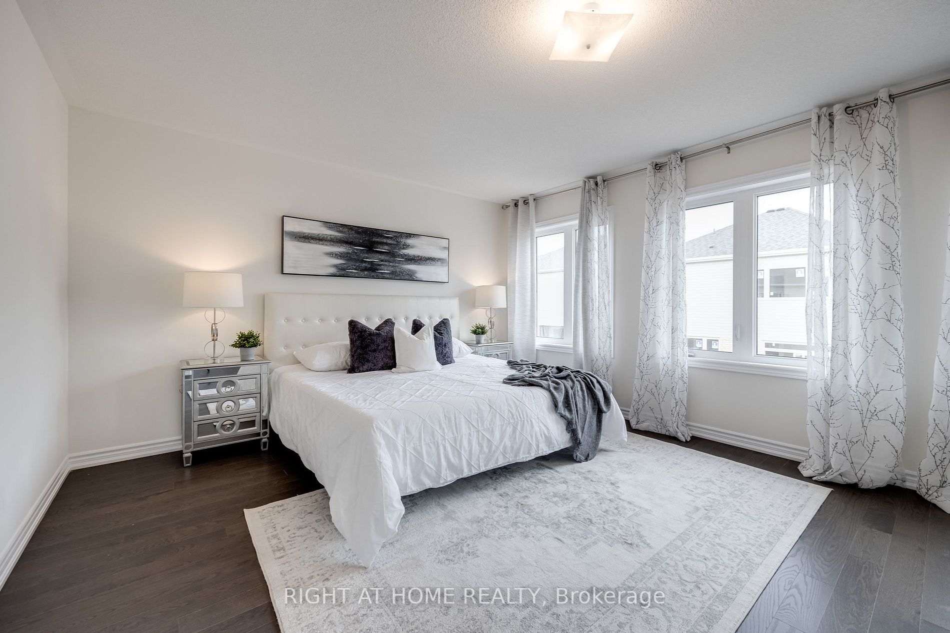 10 Ludlow Dr