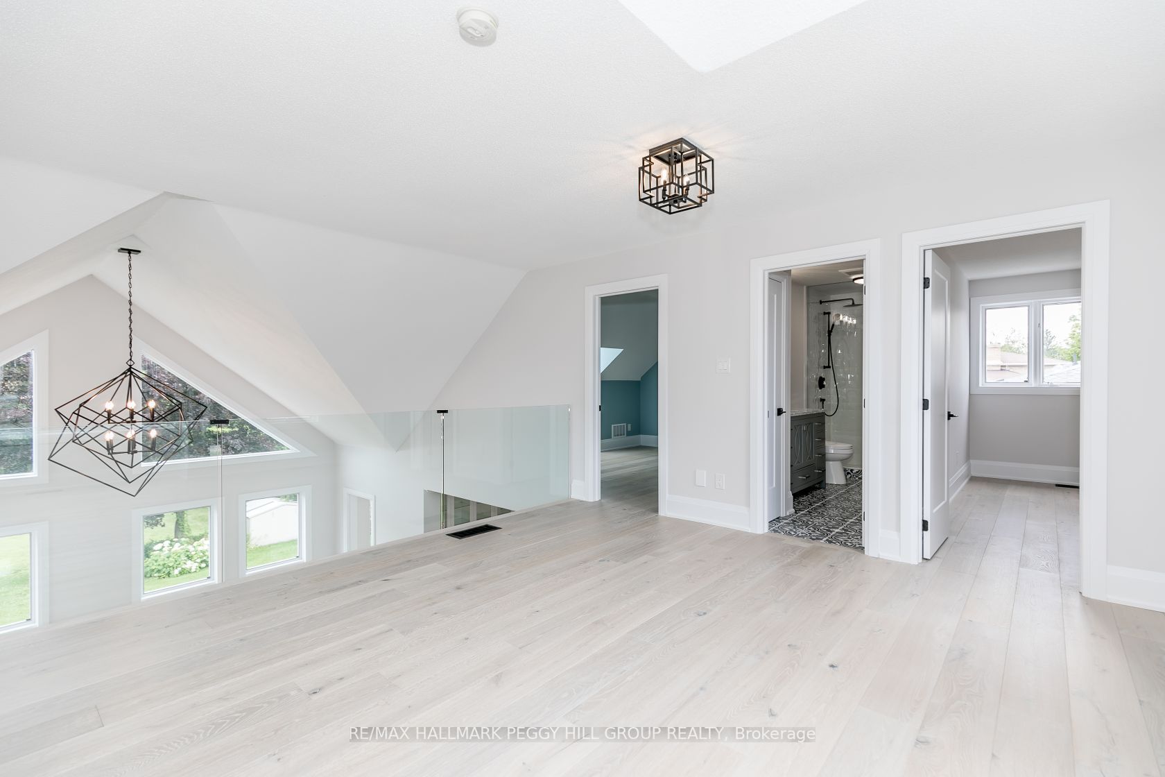 38 Cairns Blvd