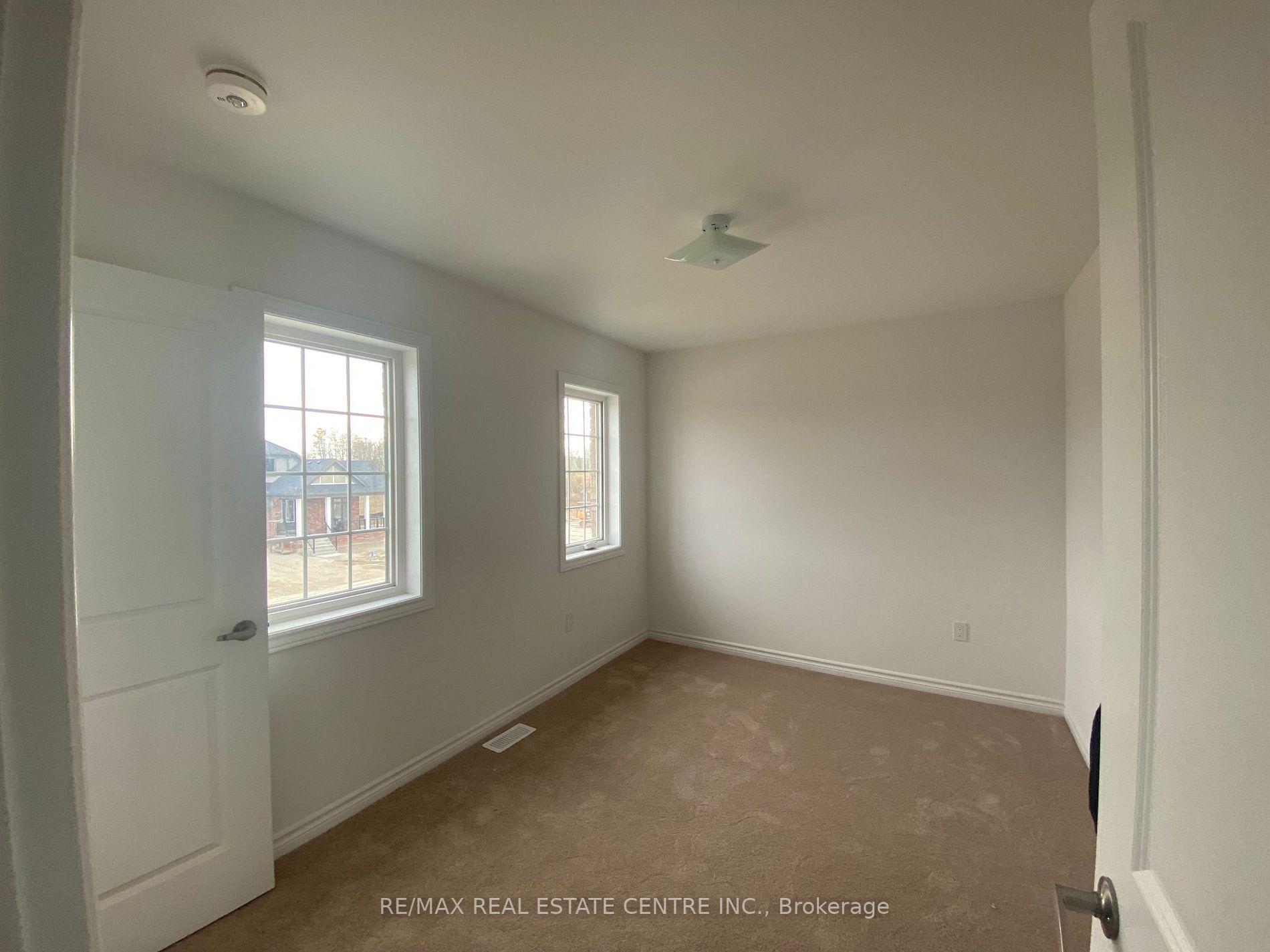 242 Duncan St