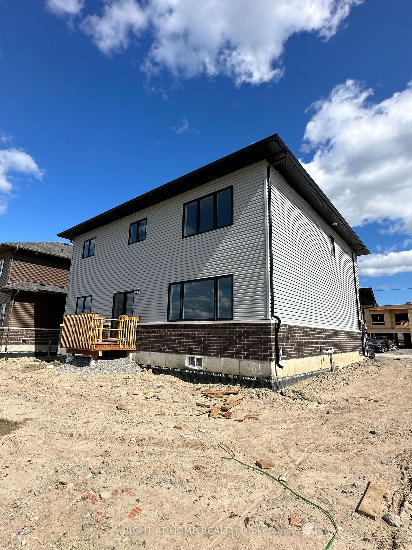 3713 Quayside Dr