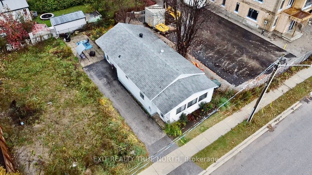 122 Elgin St