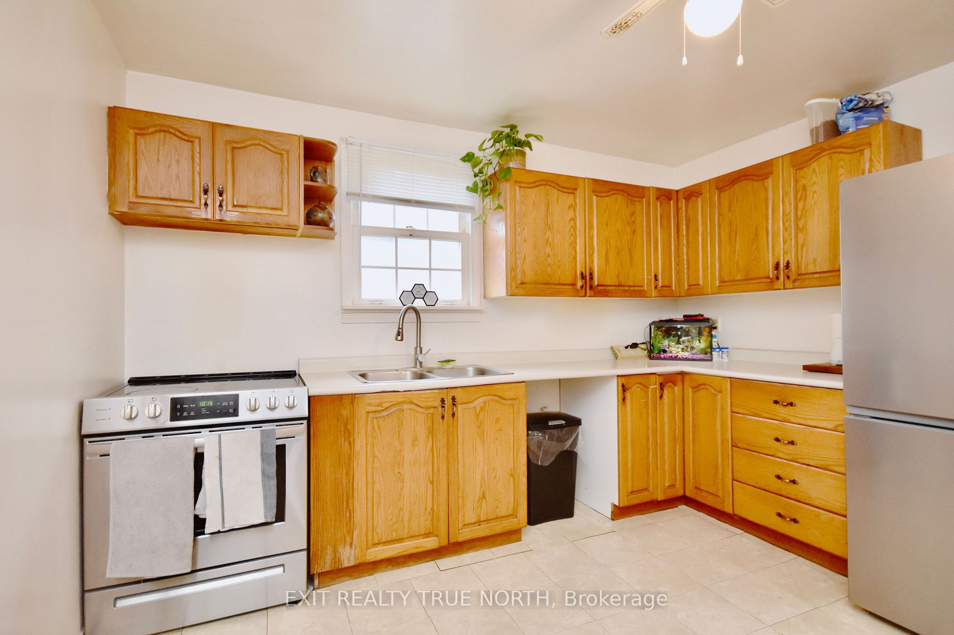 122 Elgin St