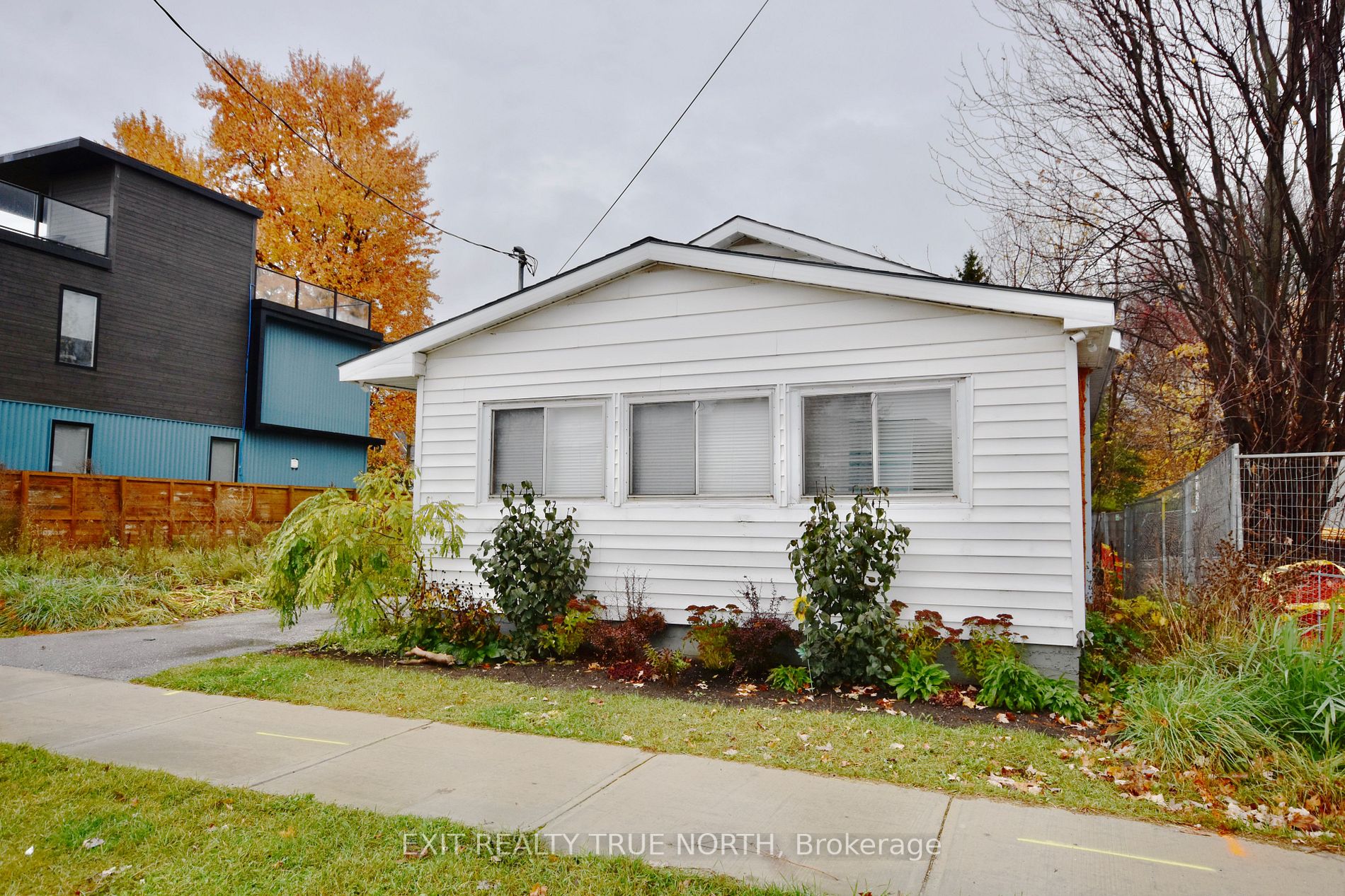 122 Elgin St