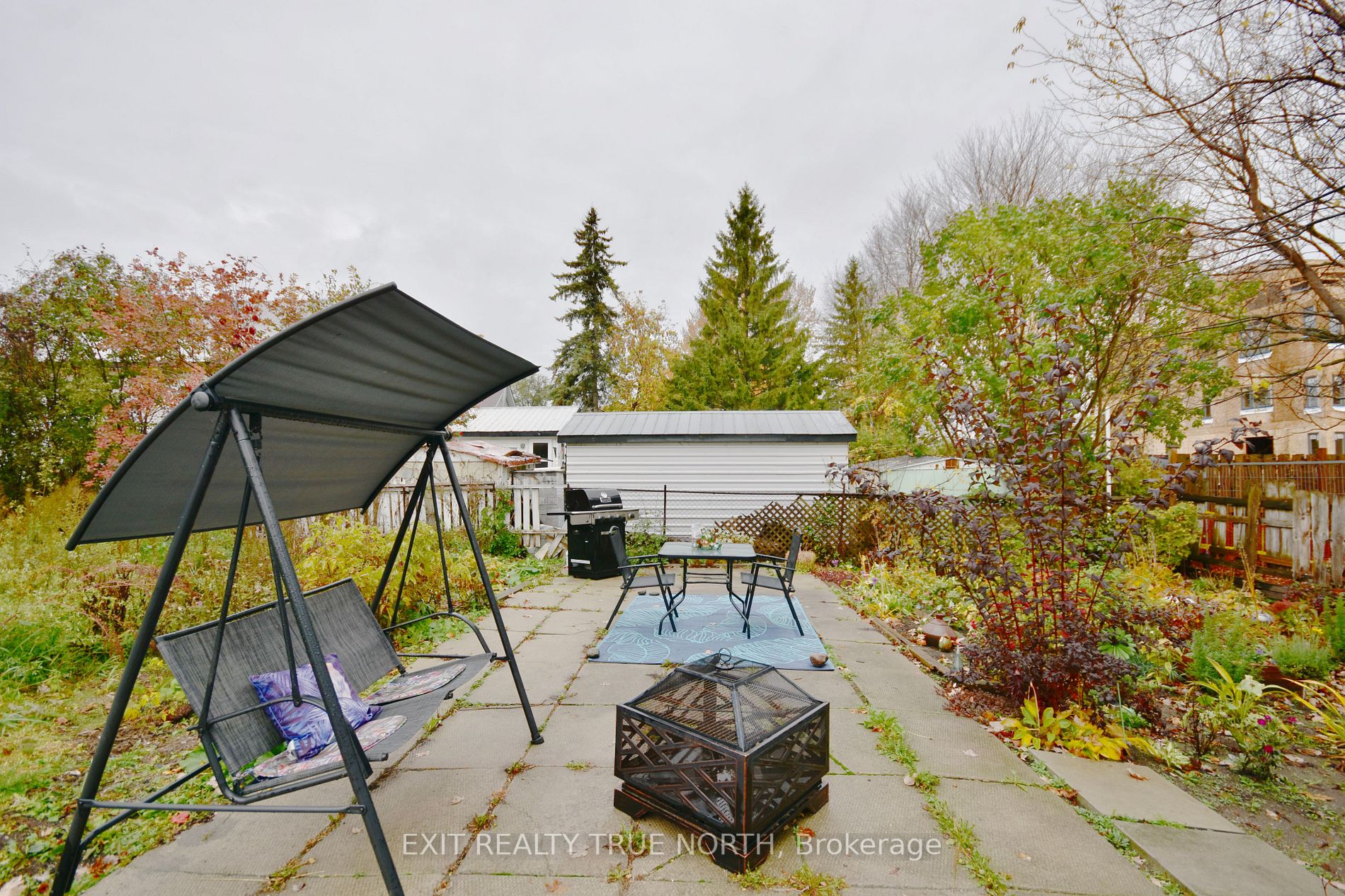 122 Elgin St