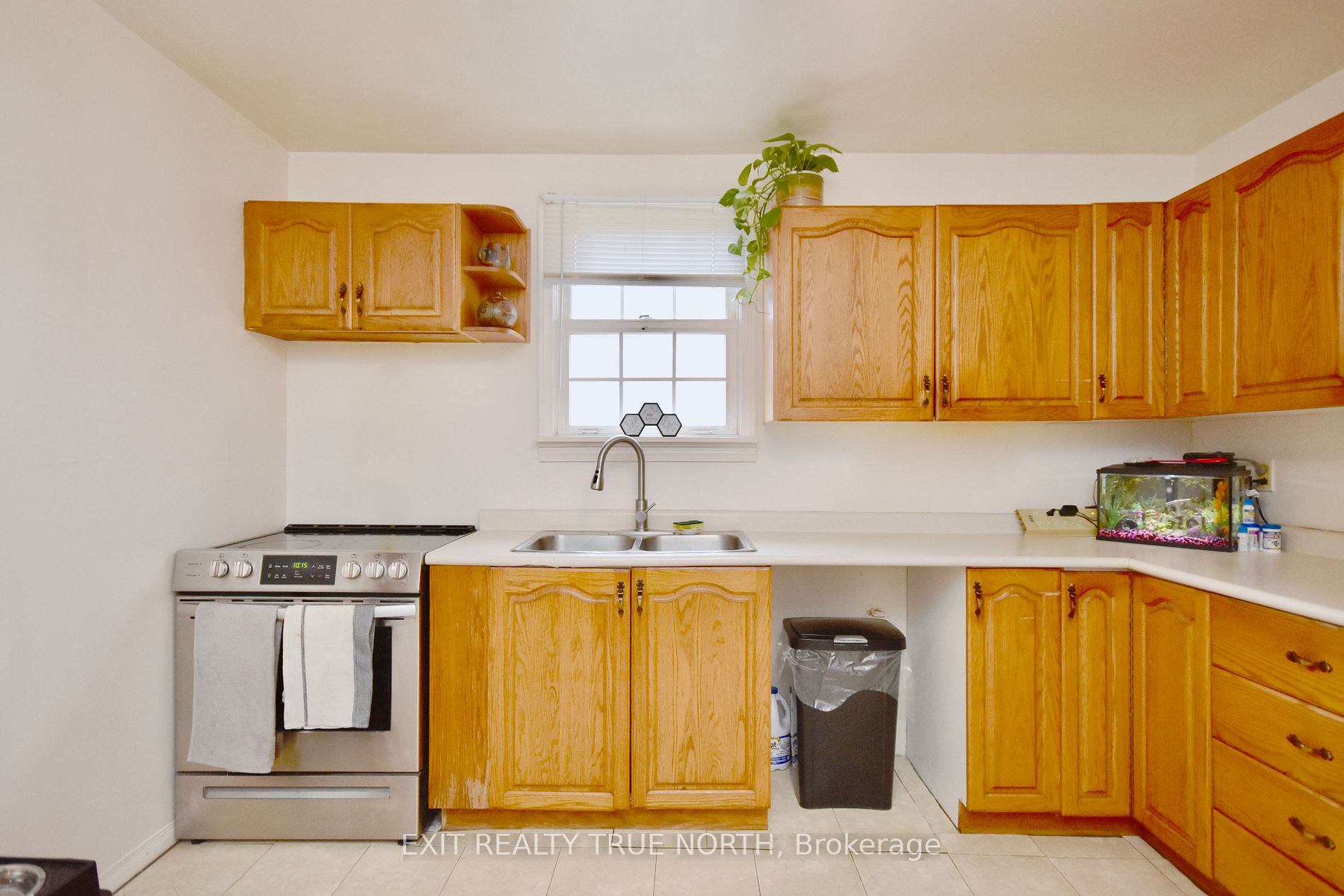 122 Elgin St