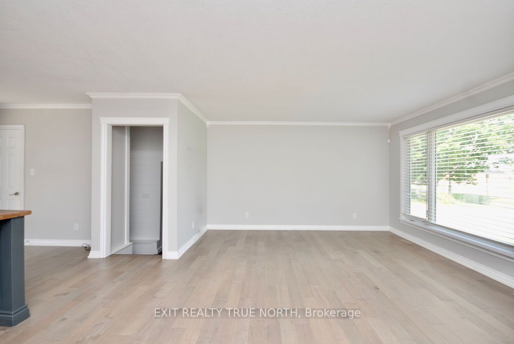 12 Huron St