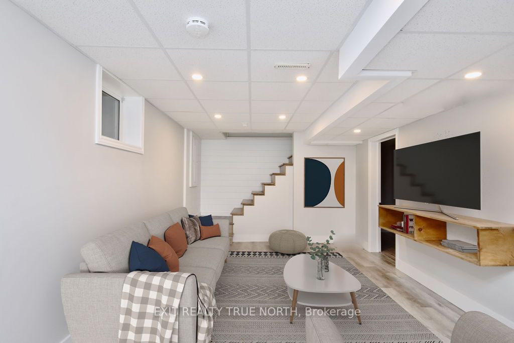 12 Huron St