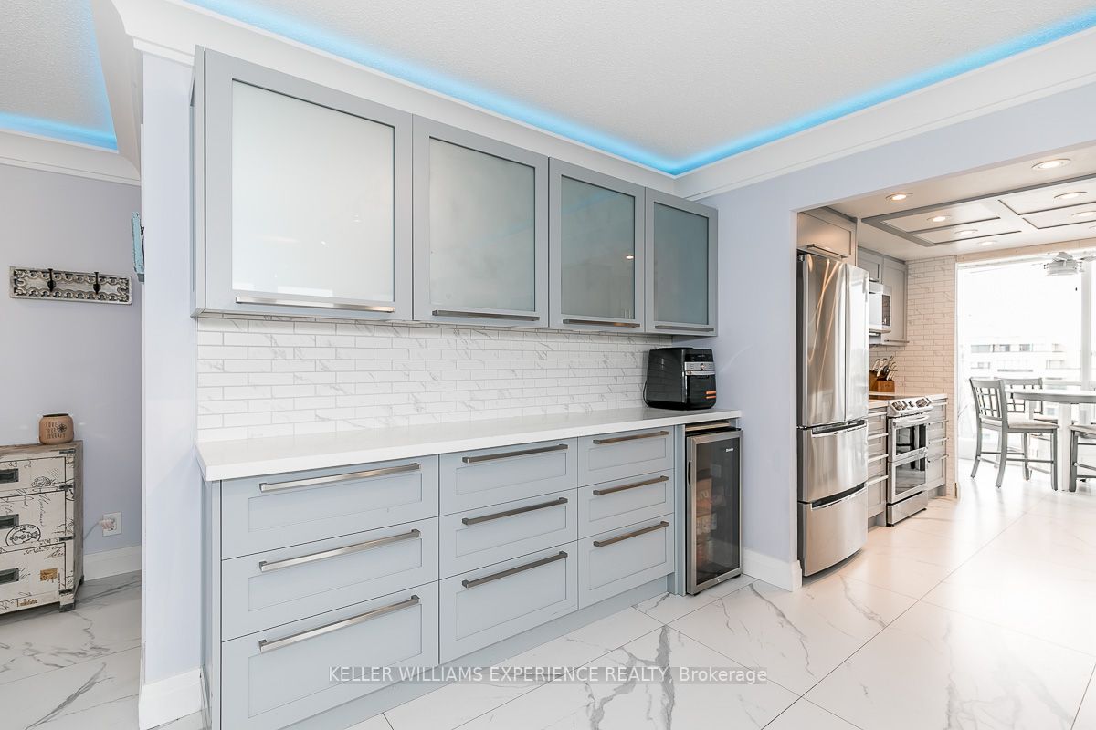 65 Ellen St, #1208