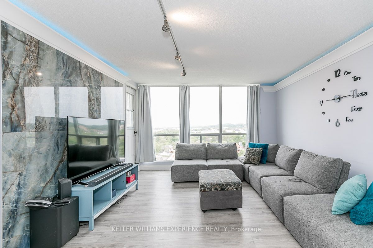 65 Ellen St, #1208