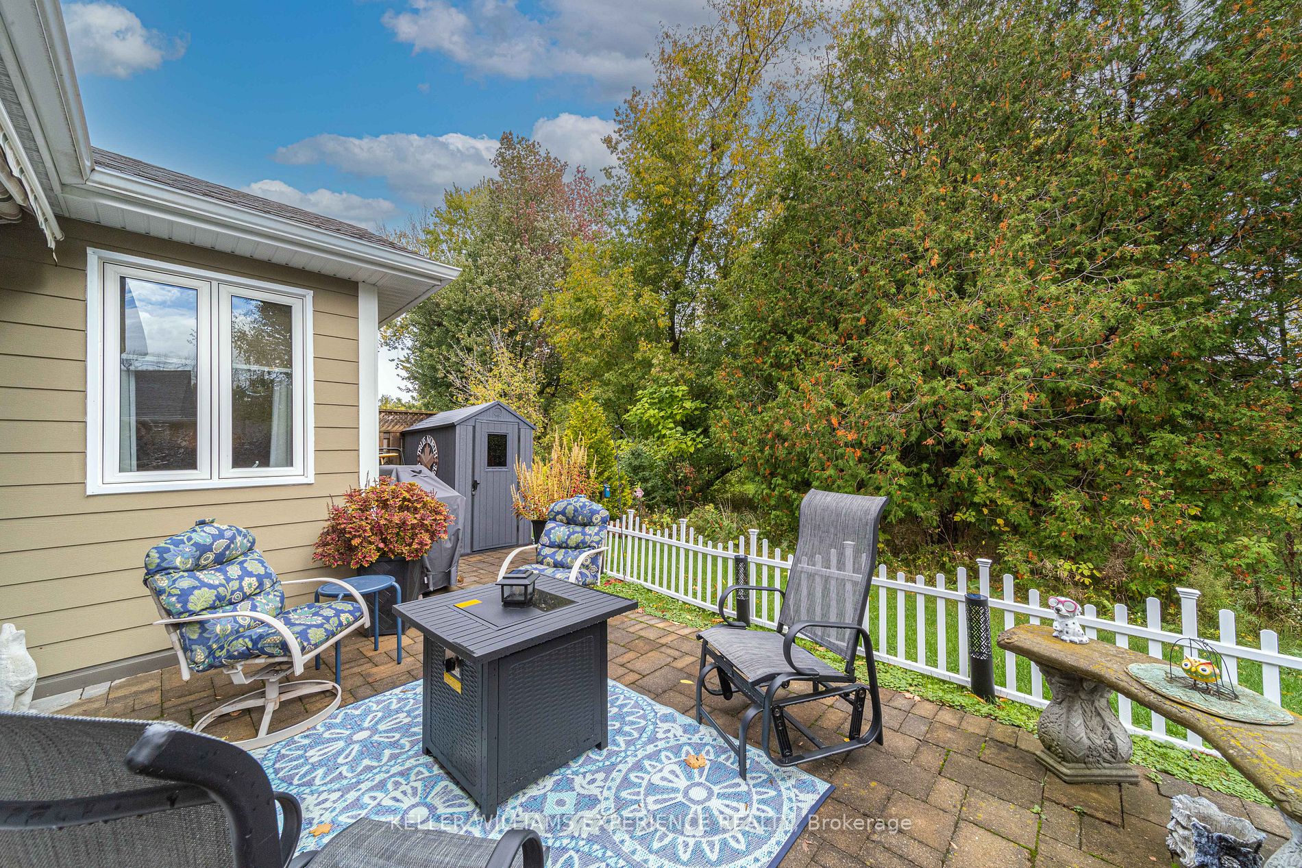 7 Riverwalk Dr