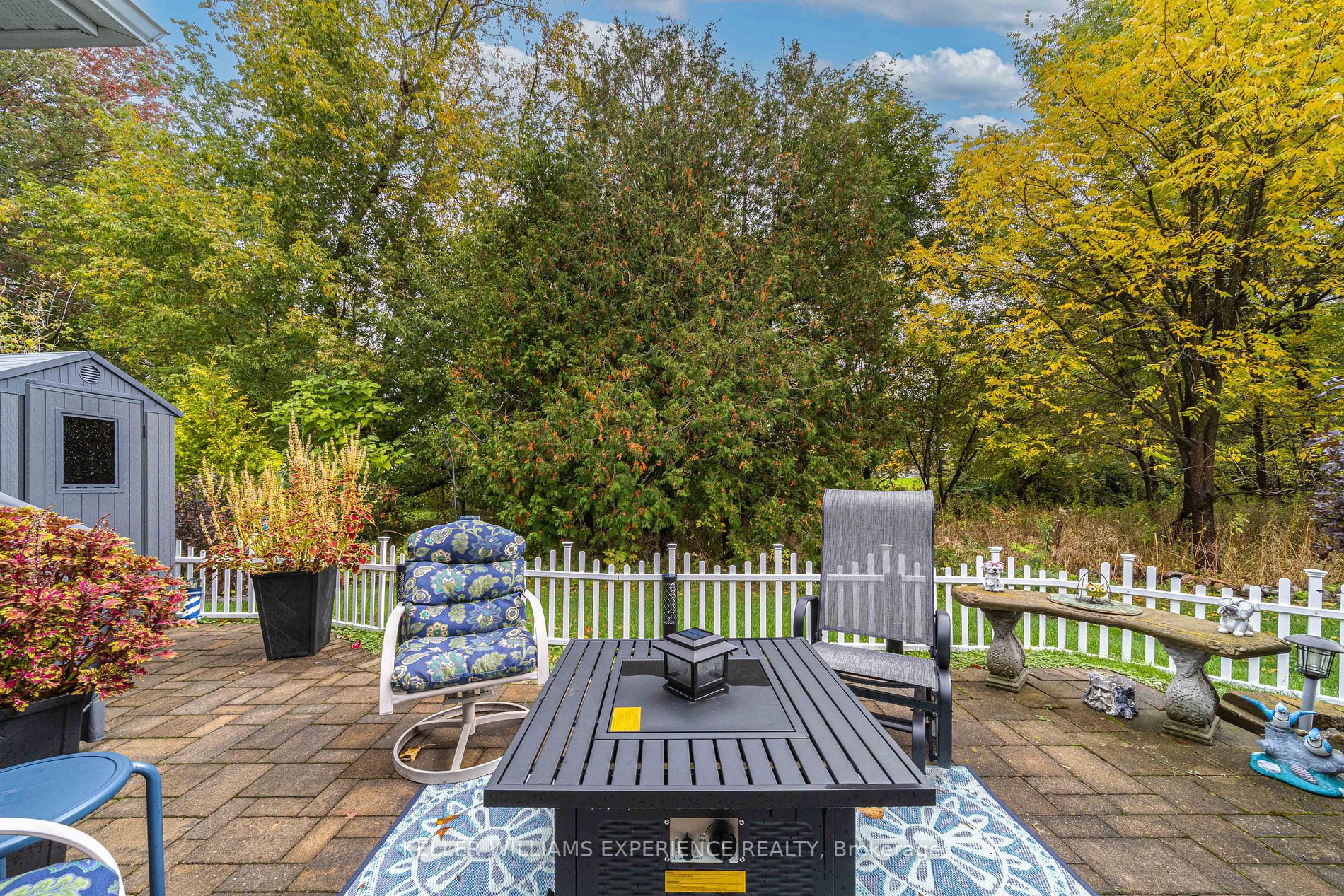 7 Riverwalk Dr