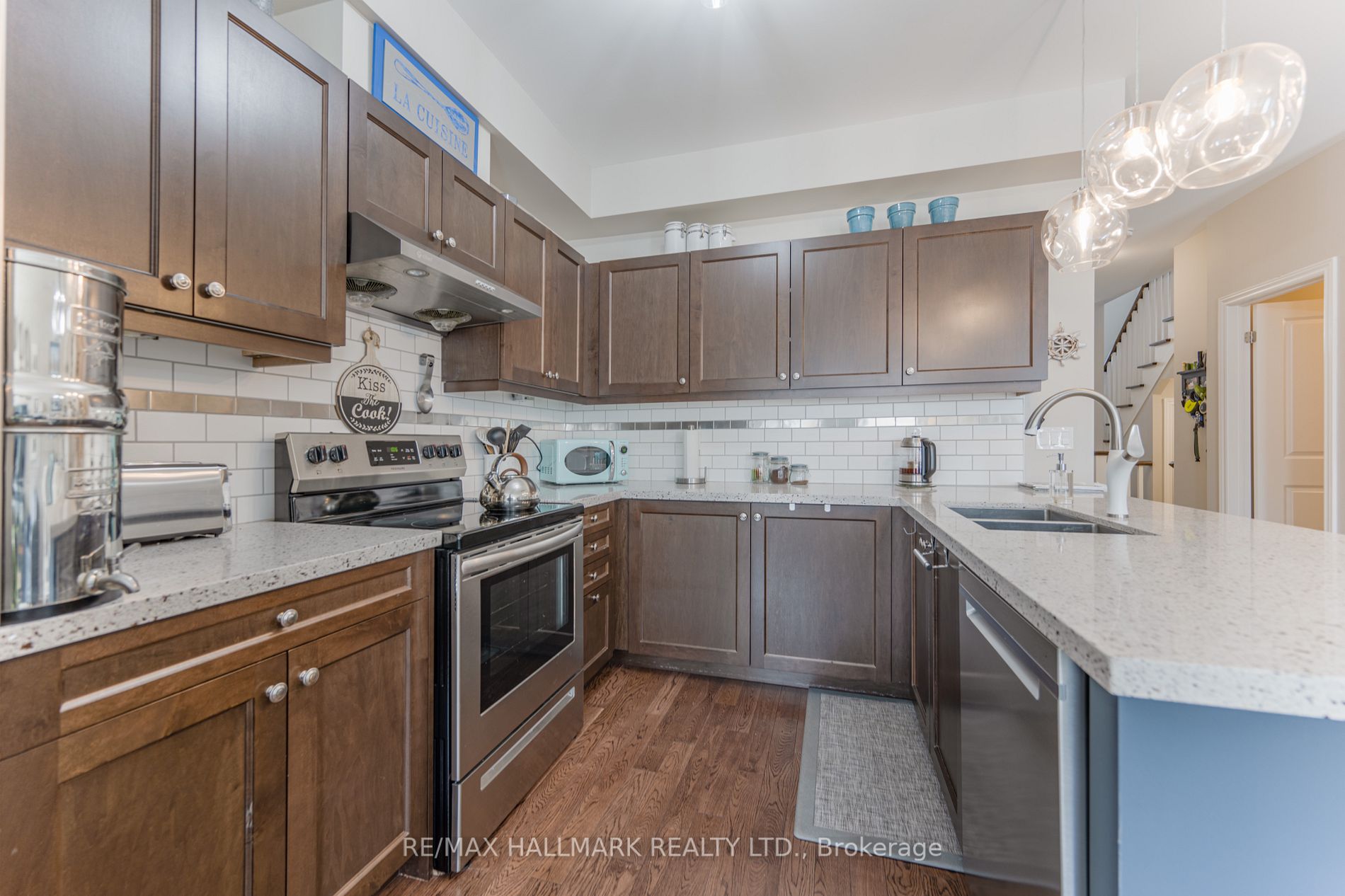 44 Greaves Ave