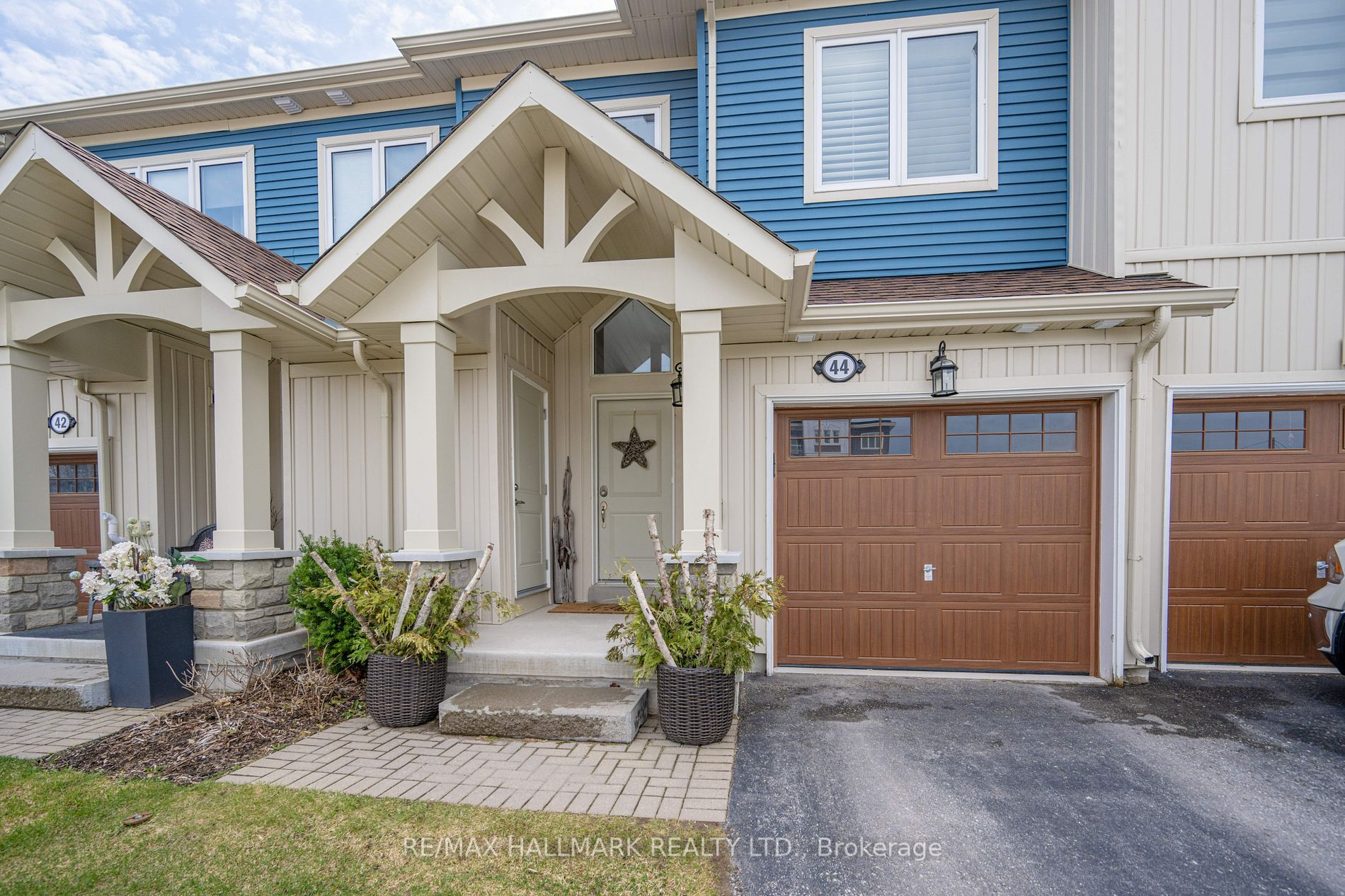 44 Greaves Ave