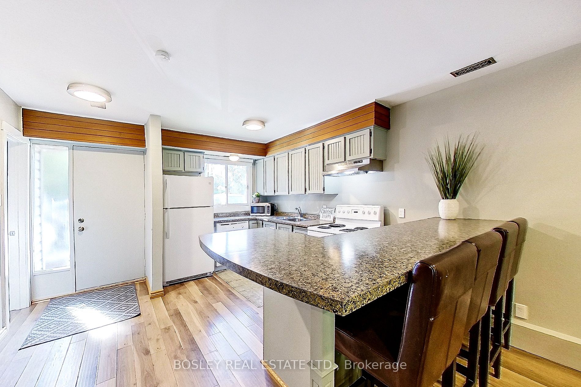 124 Escarpment Cres, #124