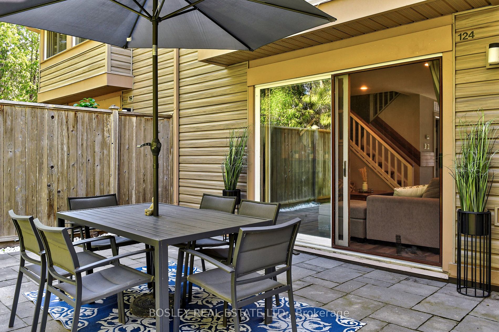 124 Escarpment Cres, #124