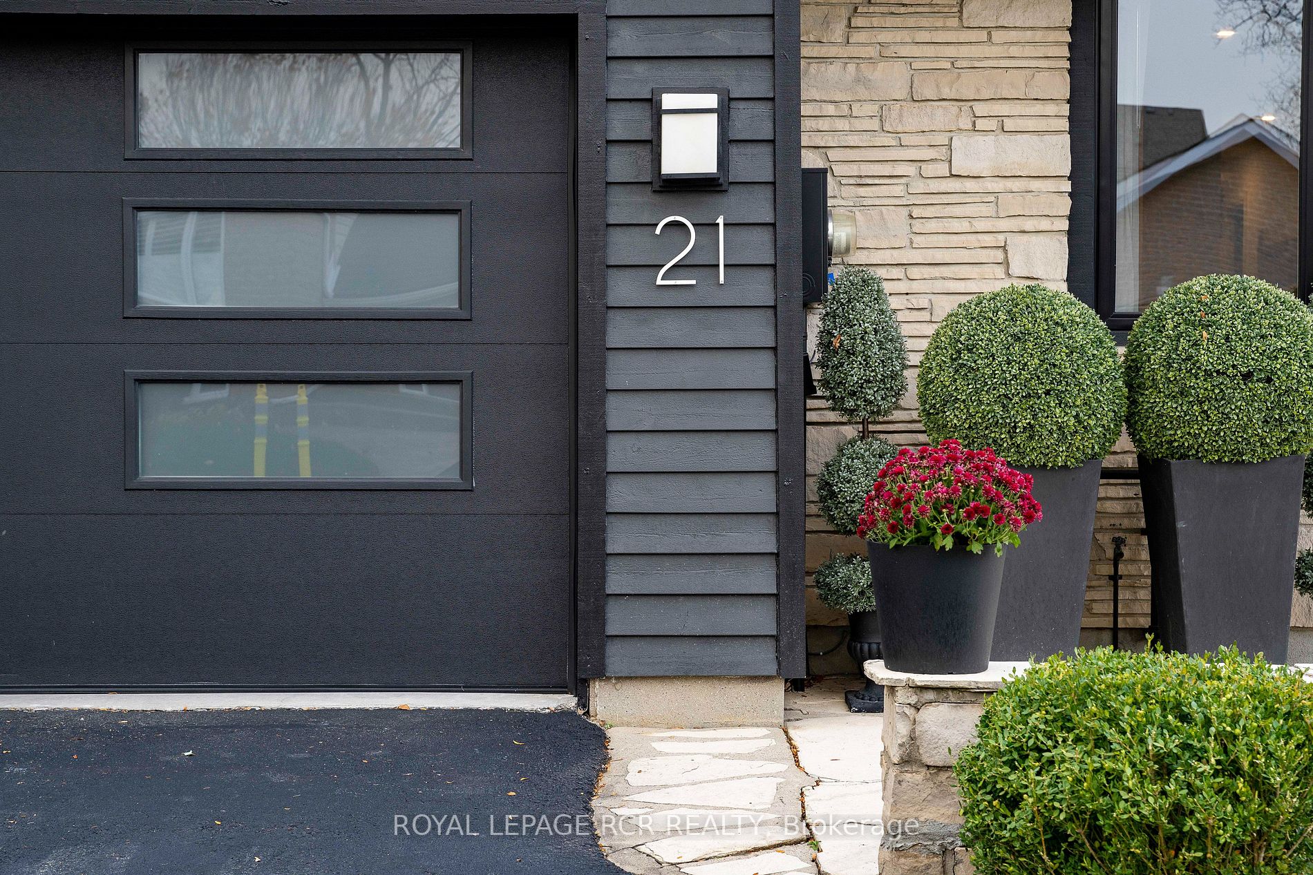 21 Golfview Dr