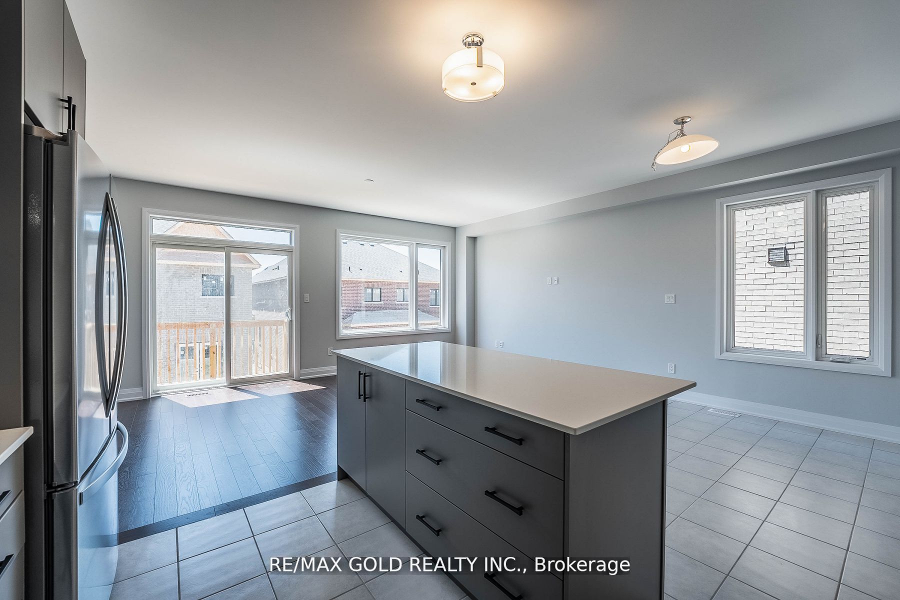 18 Sweet Cicely St