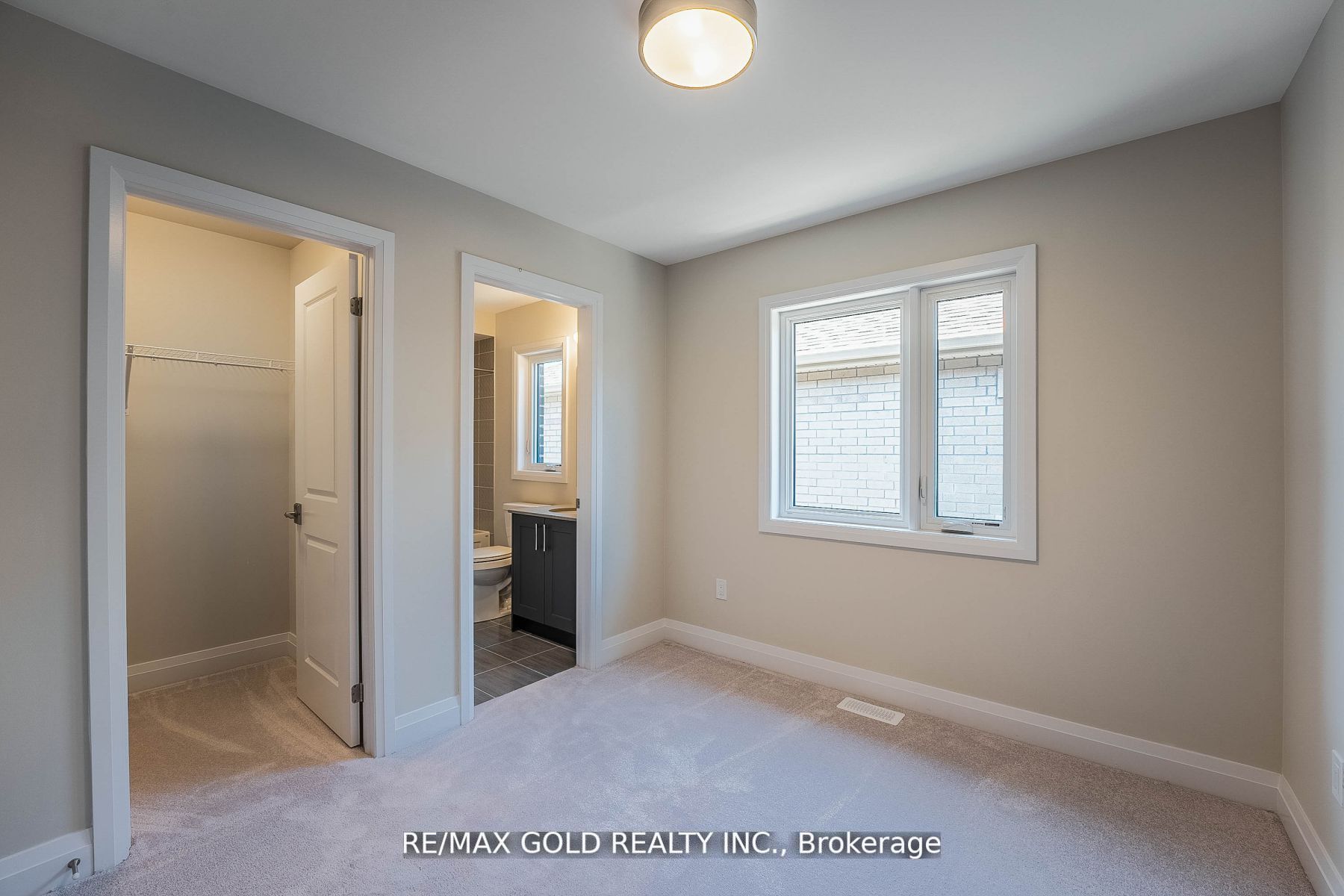 18 Sweet Cicely St