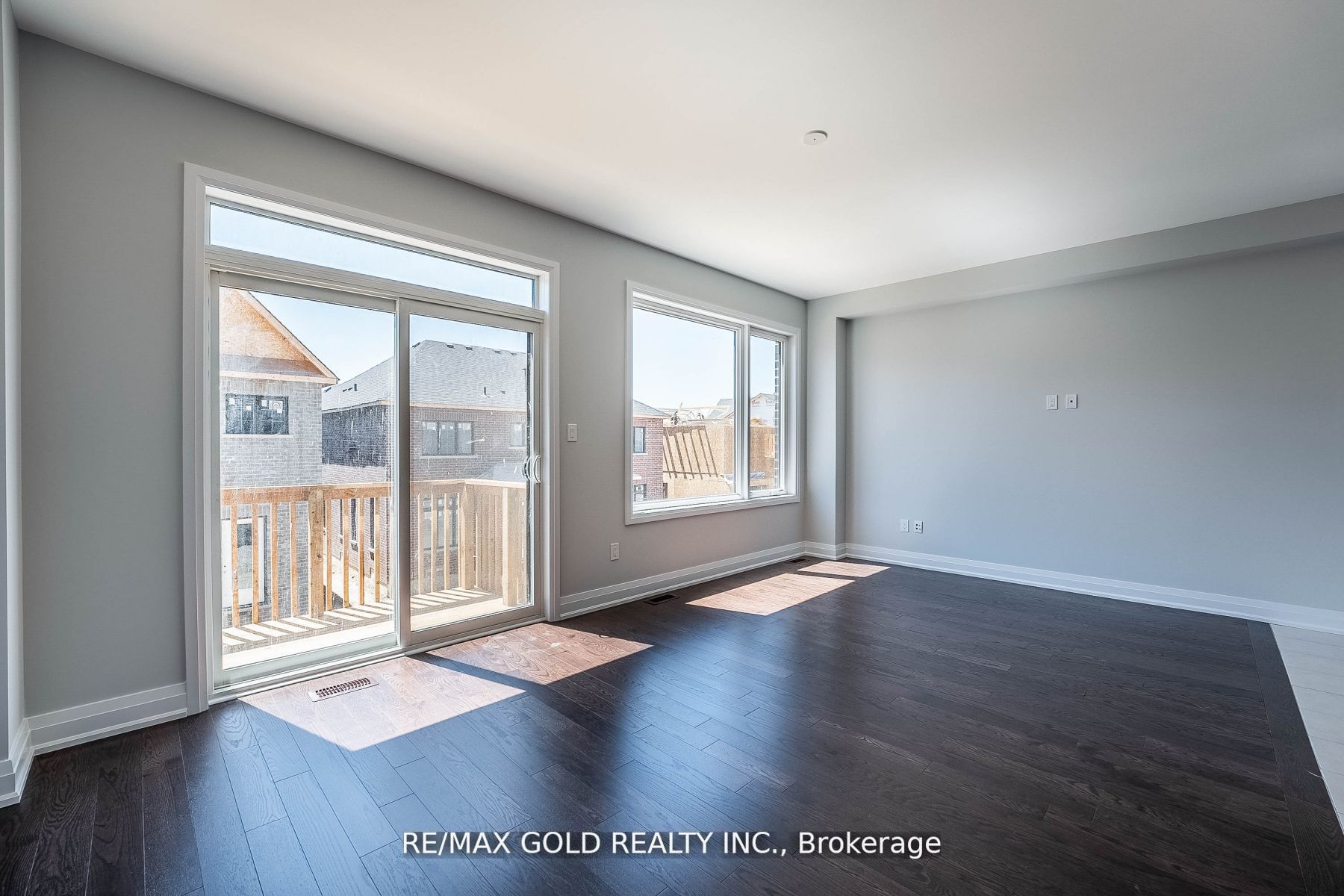 18 Sweet Cicely St