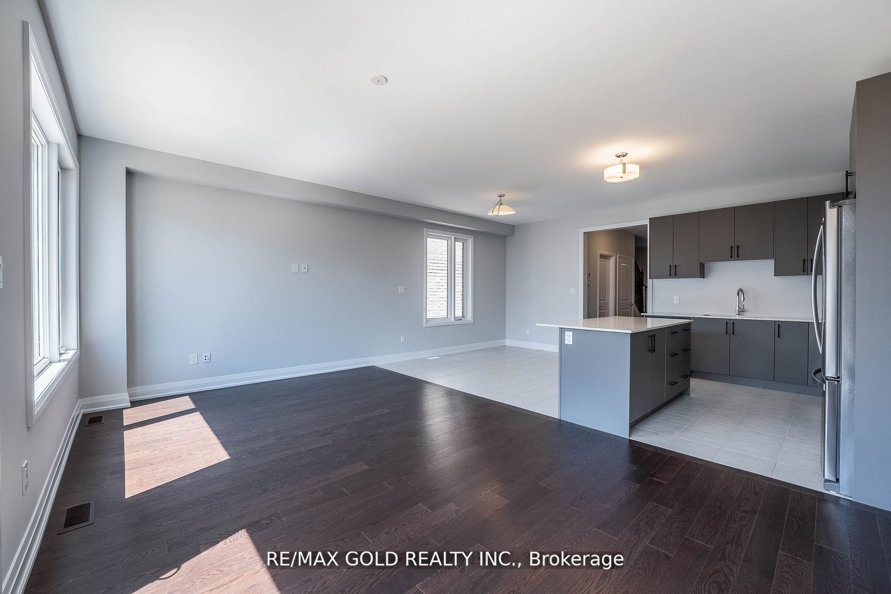 18 Sweet Cicely St