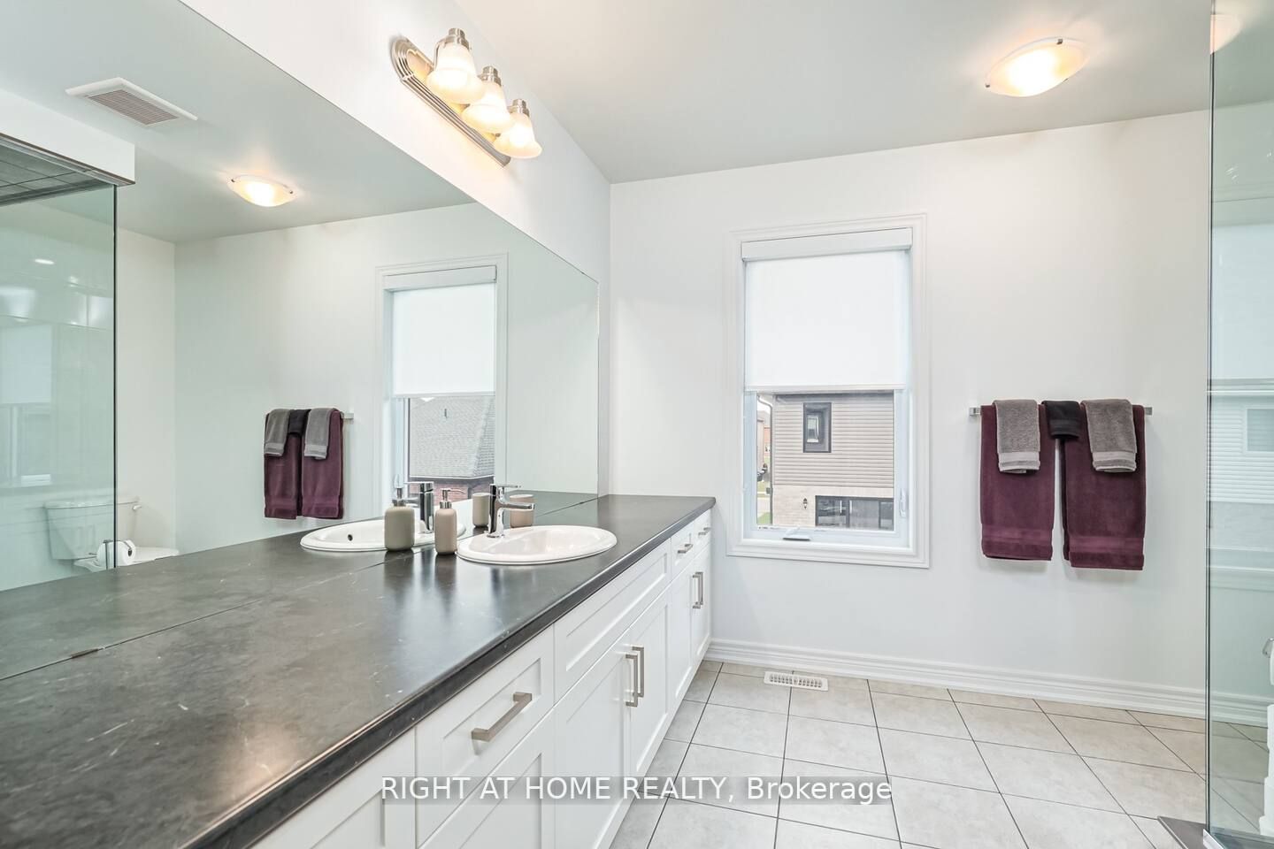 23 Kerr St