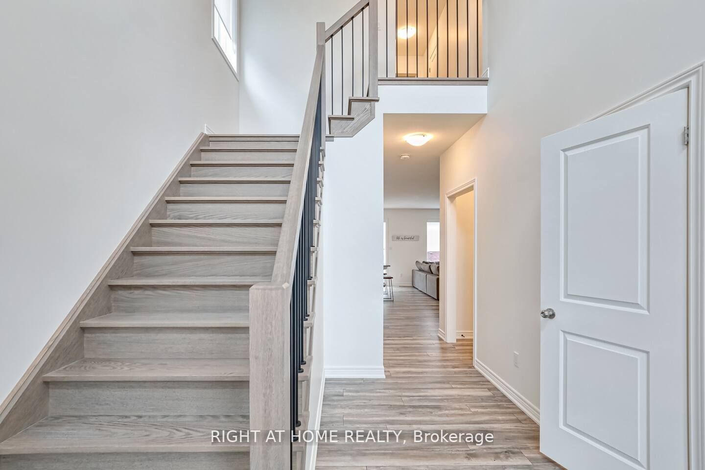 23 Kerr St