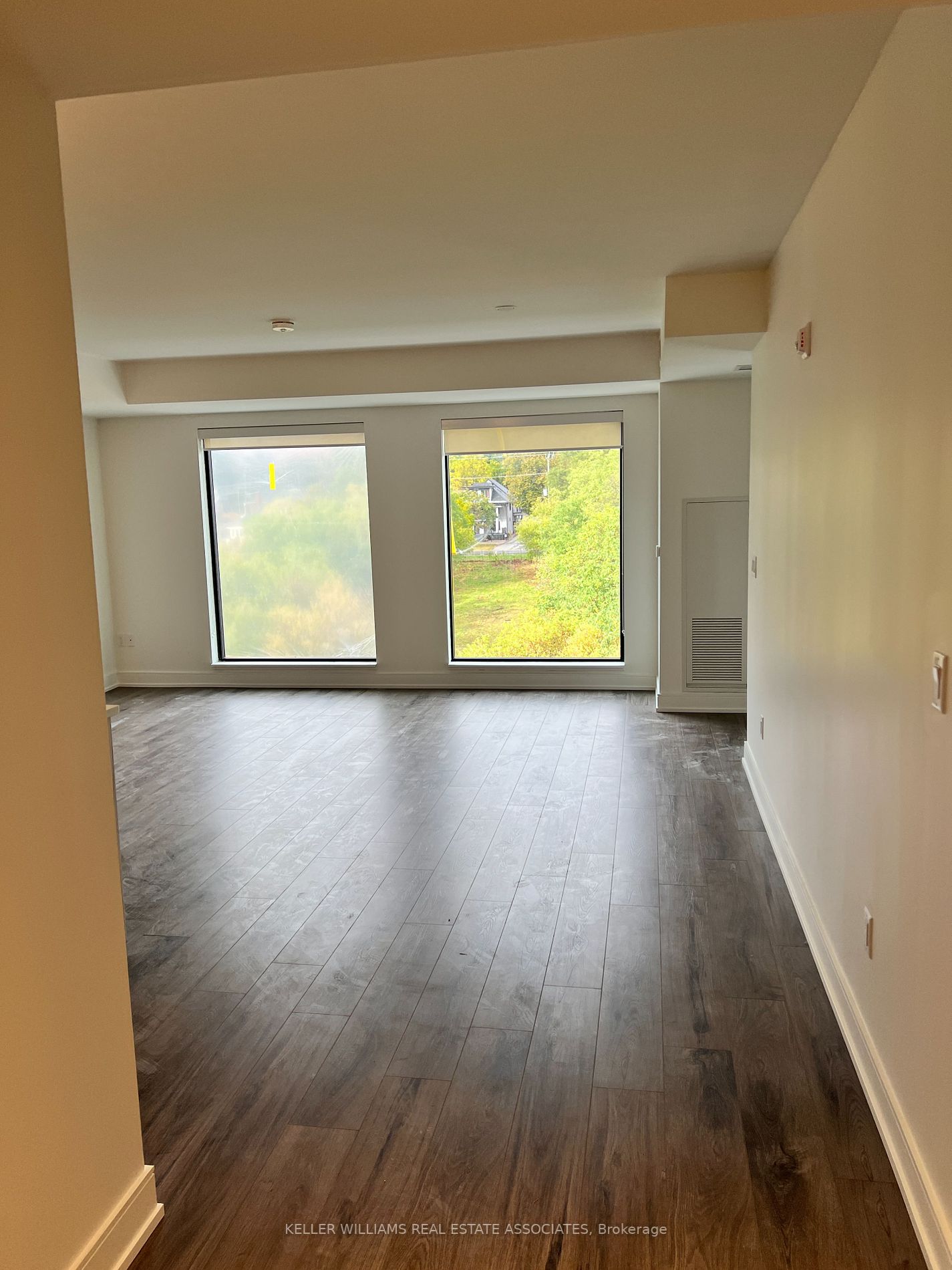 185 Dunlop St E, #616