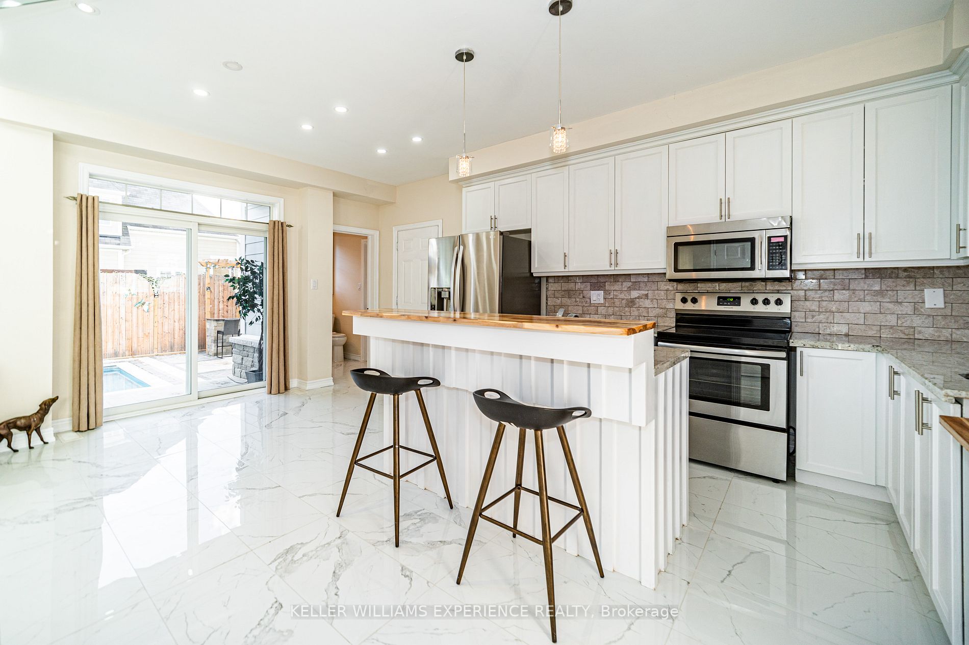 61 Riverwalk Place