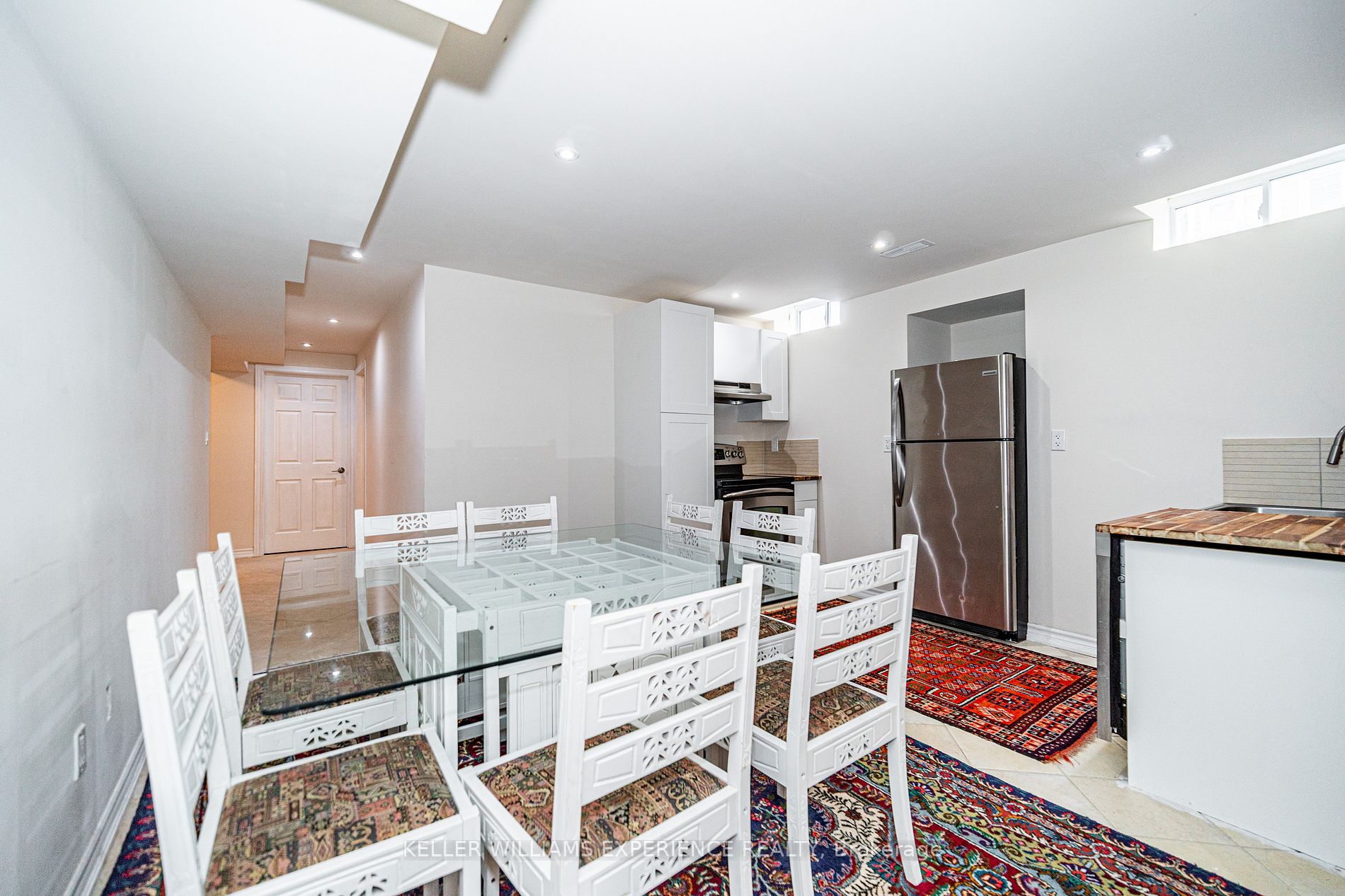 61 Riverwalk Place
