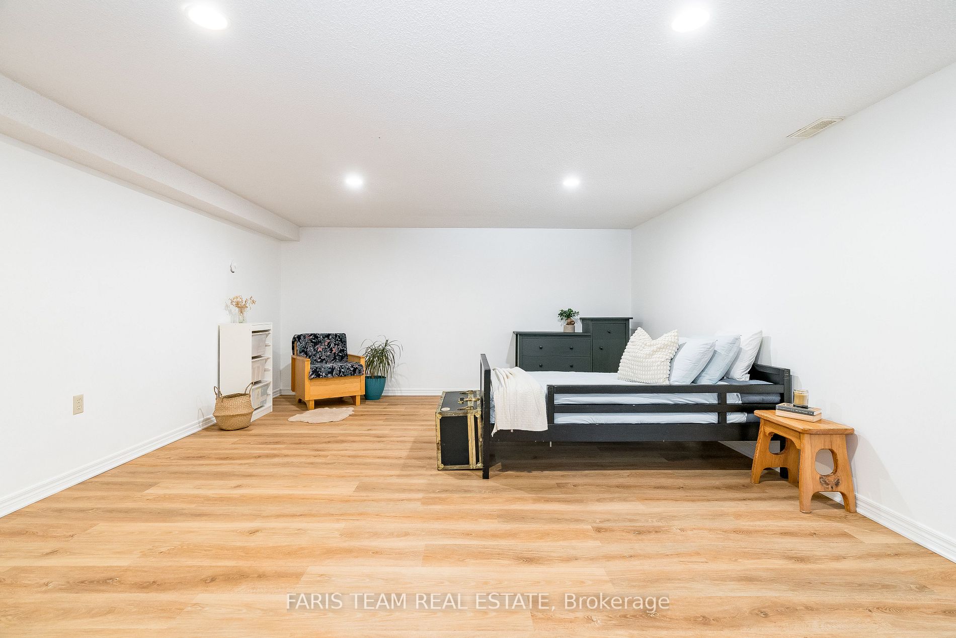 4120 Sunnidale Con. 9