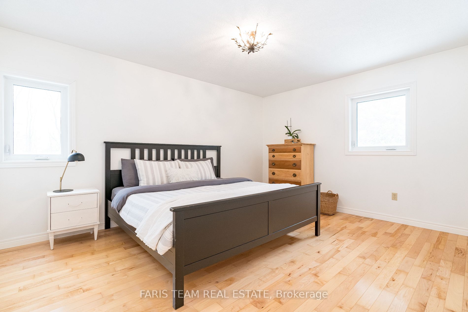 4120 Sunnidale Con. 9