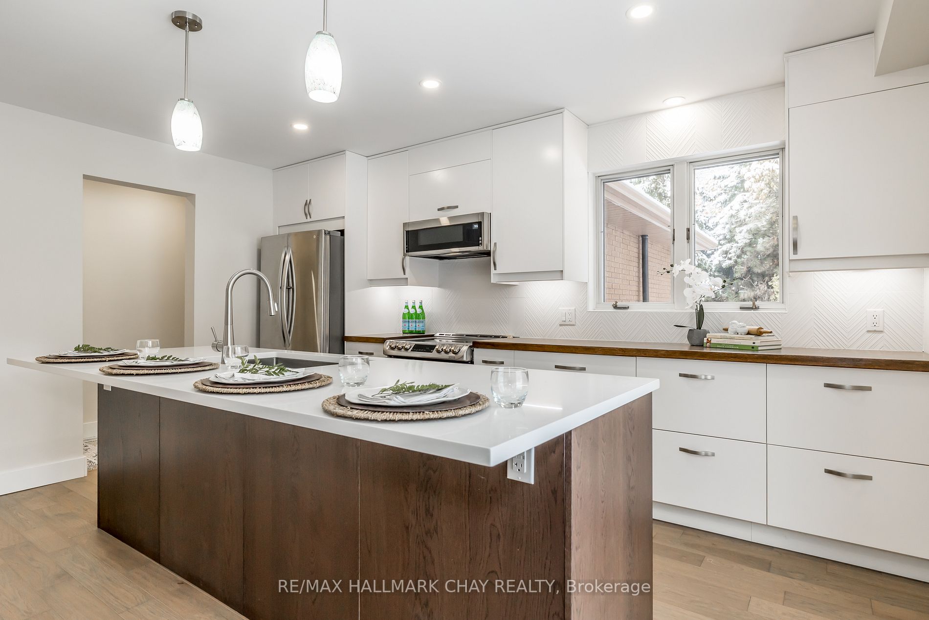 16 Garrett Cres
