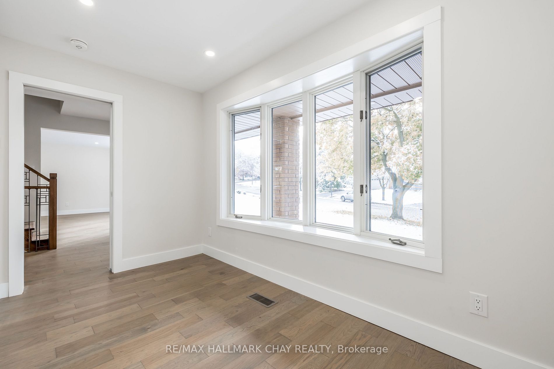 16 Garrett Cres