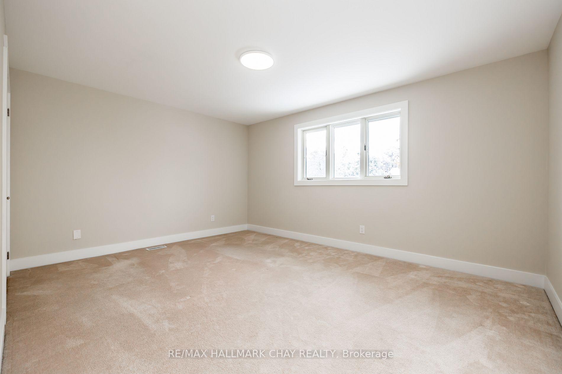 16 Garrett Cres