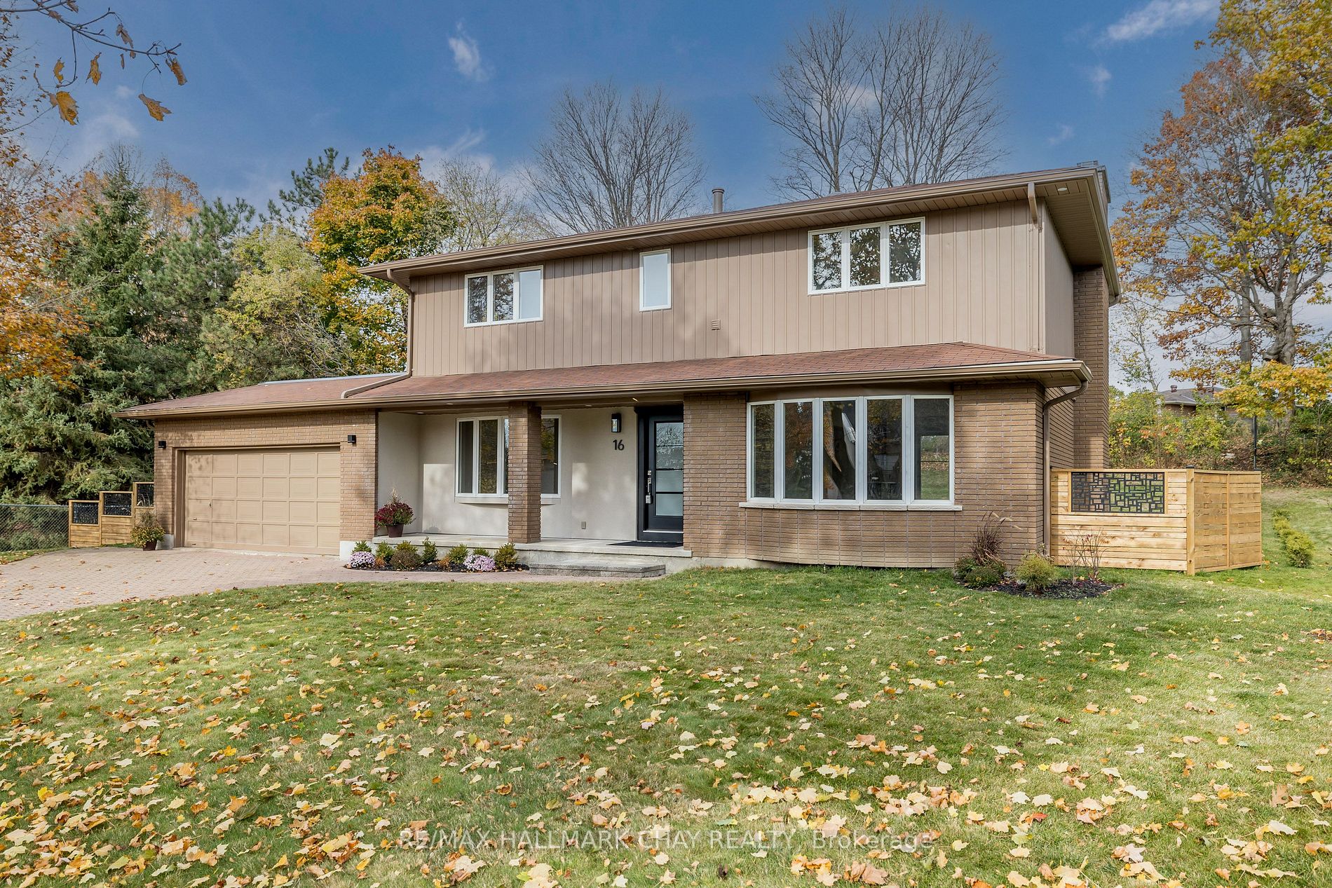 16 Garrett Cres