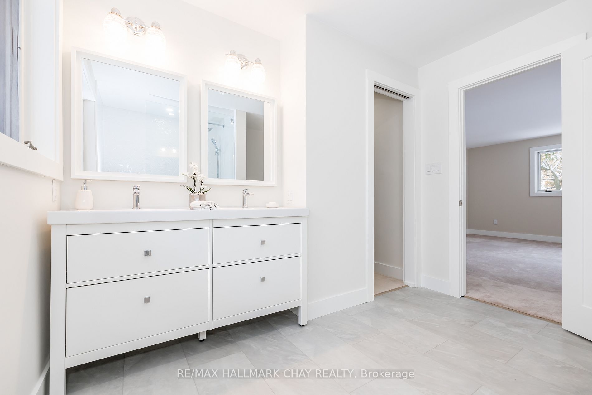 16 Garrett Cres