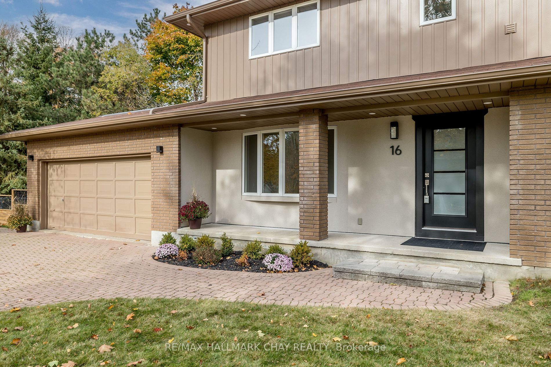 16 Garrett Cres
