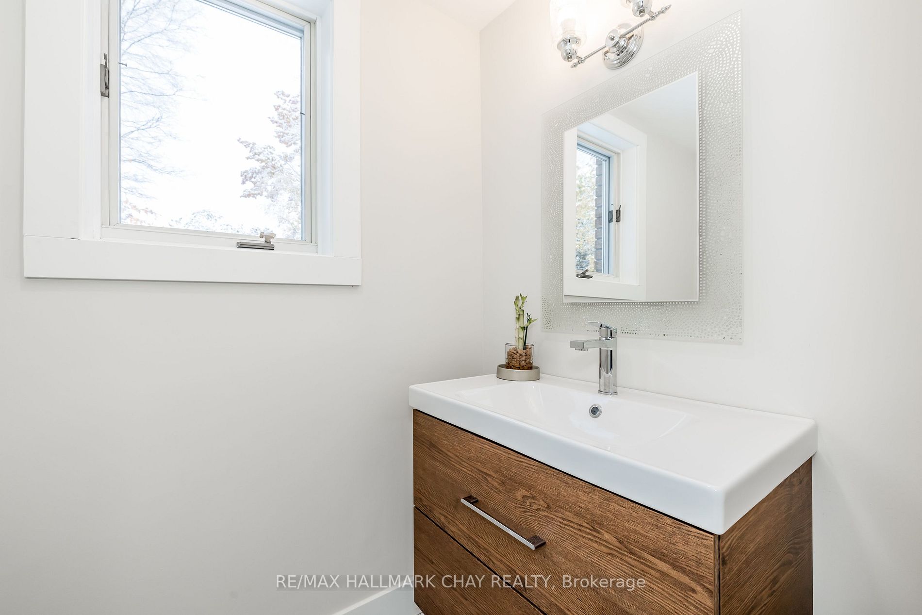 16 Garrett Cres