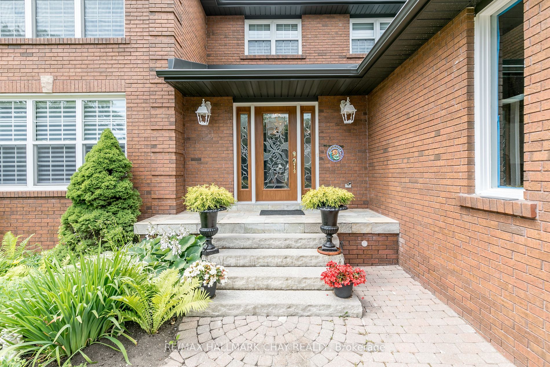 18 Valley Drive