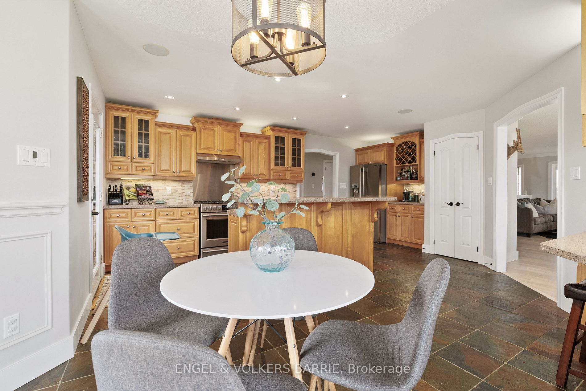 3 Maple Dr