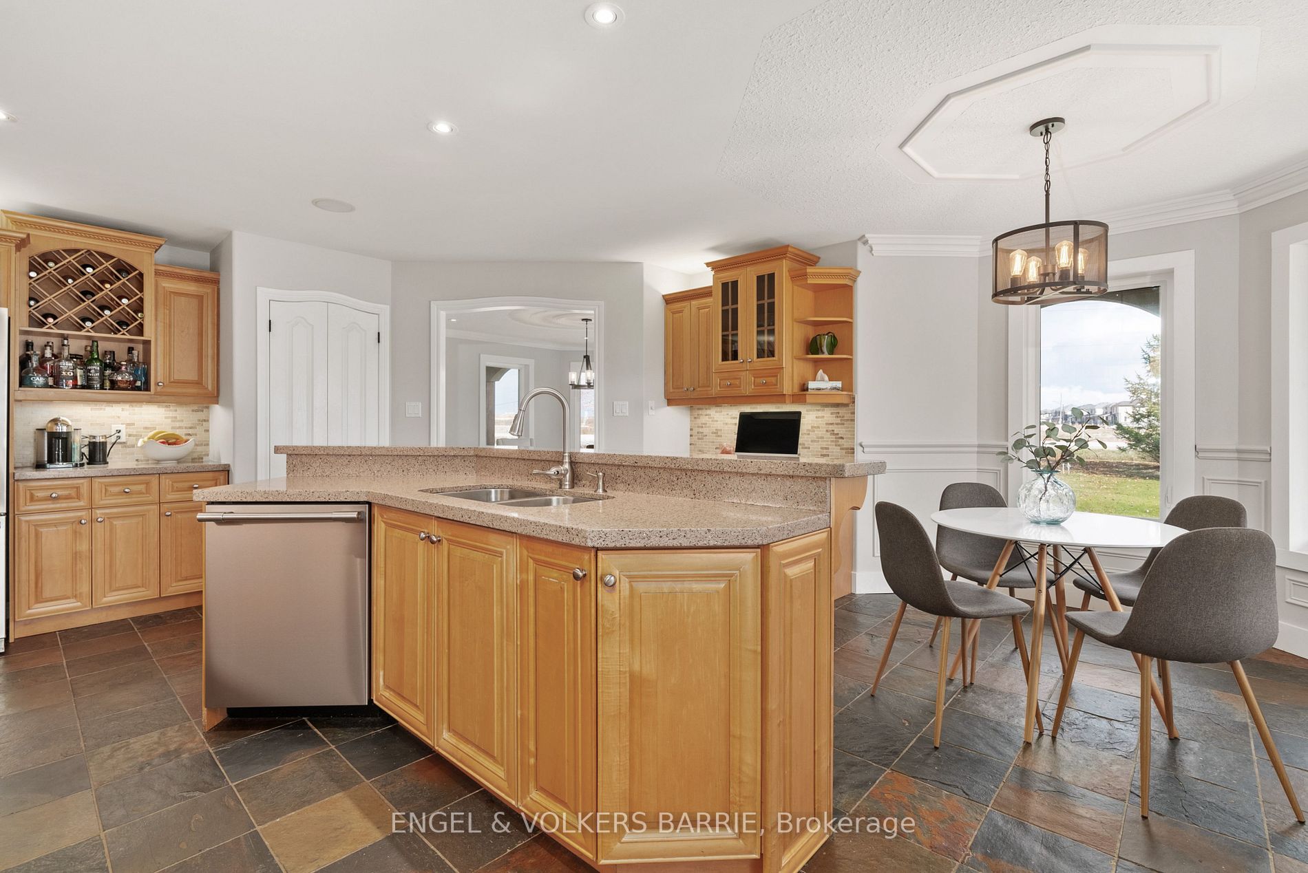 3 Maple Dr