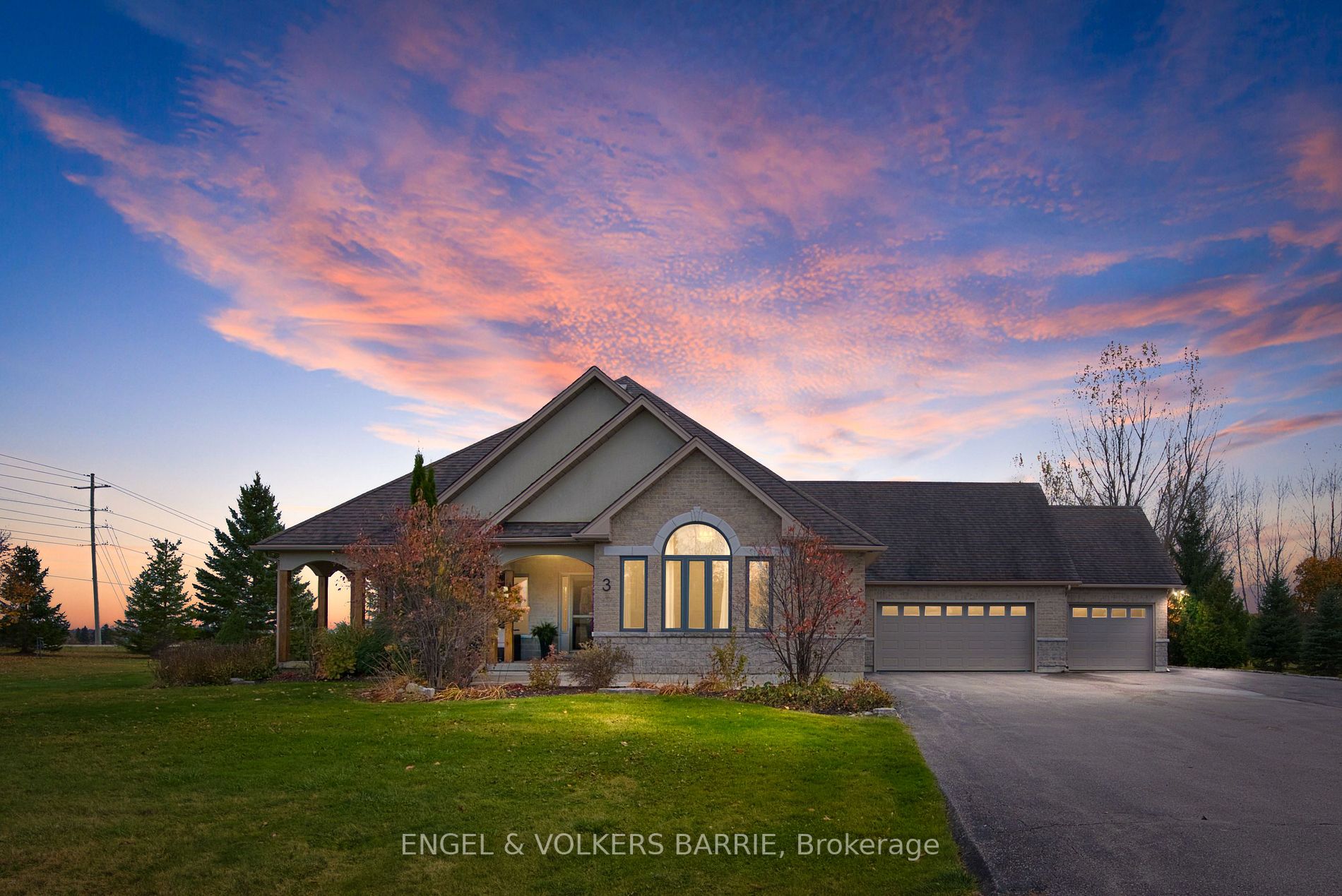3 Maple Dr