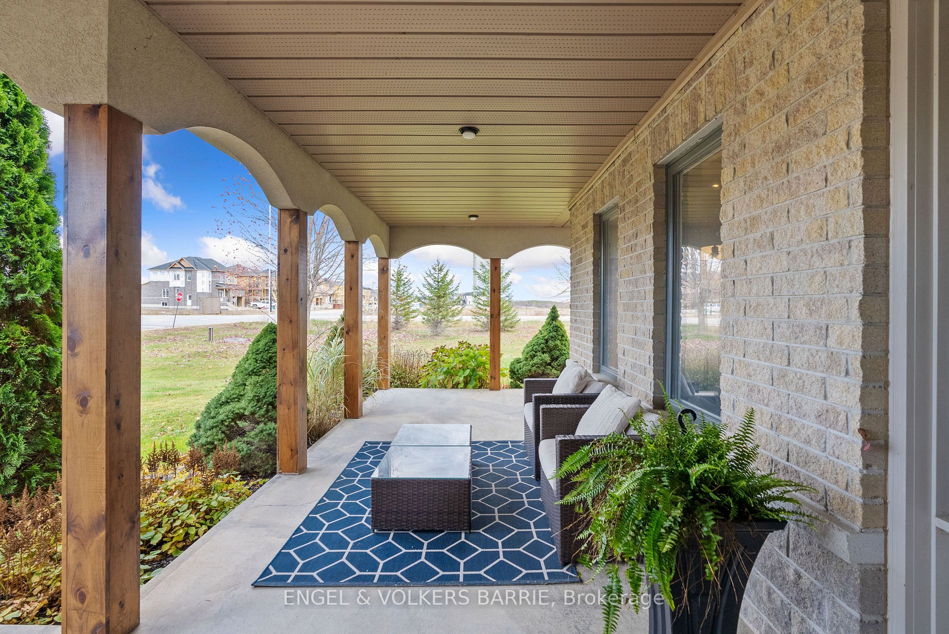 3 Maple Dr