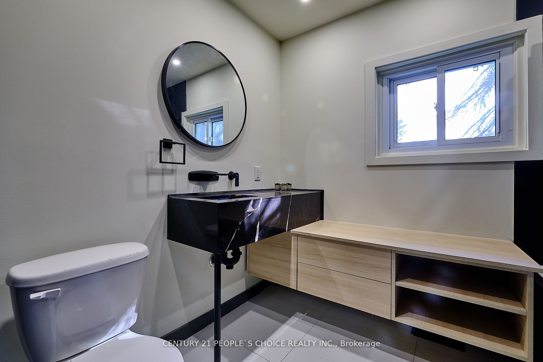 9 Balm Beach Rd W