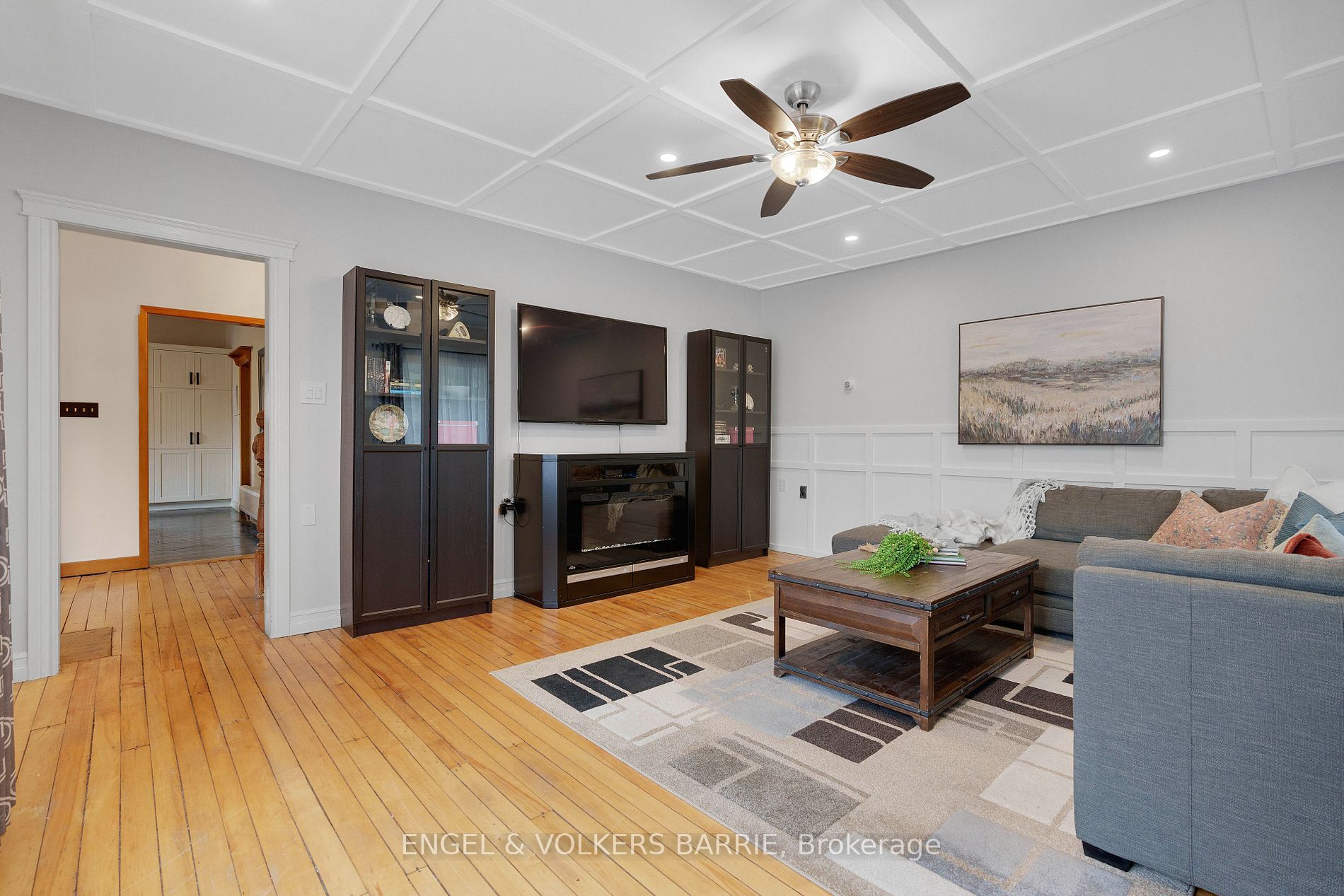 1186 Old Barrie Rd W