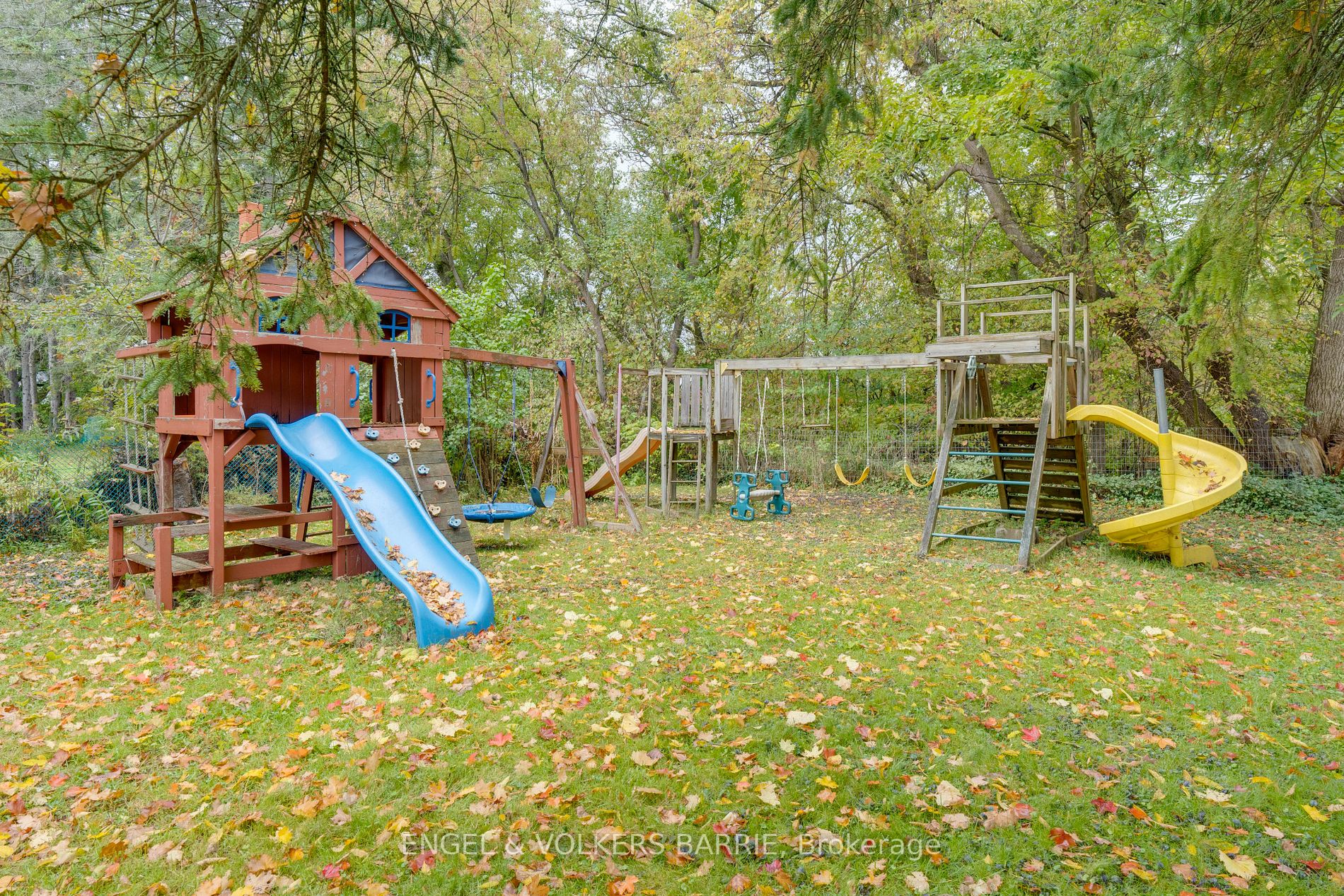 1186 Old Barrie Rd W