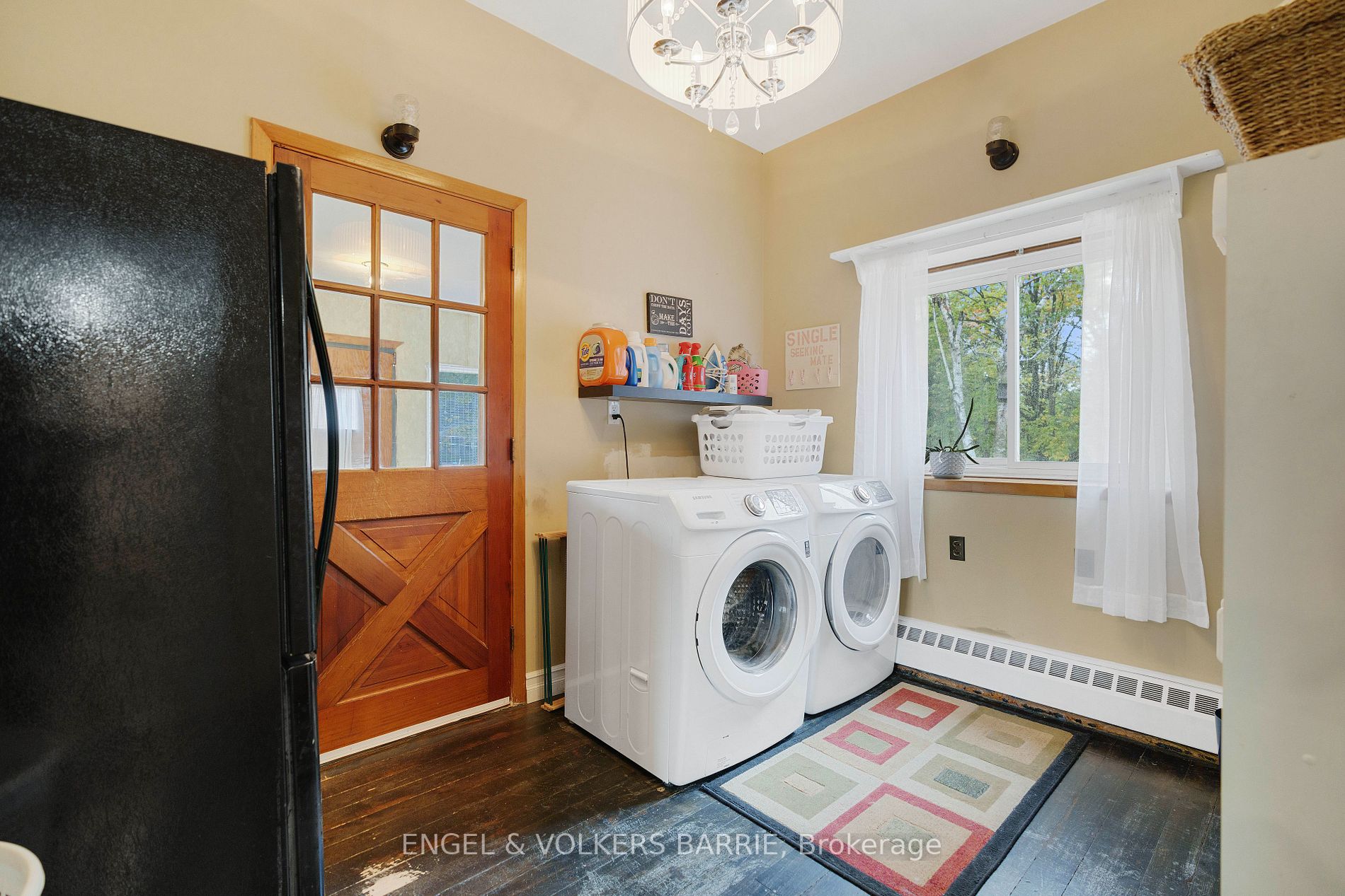 1186 Old Barrie Rd W